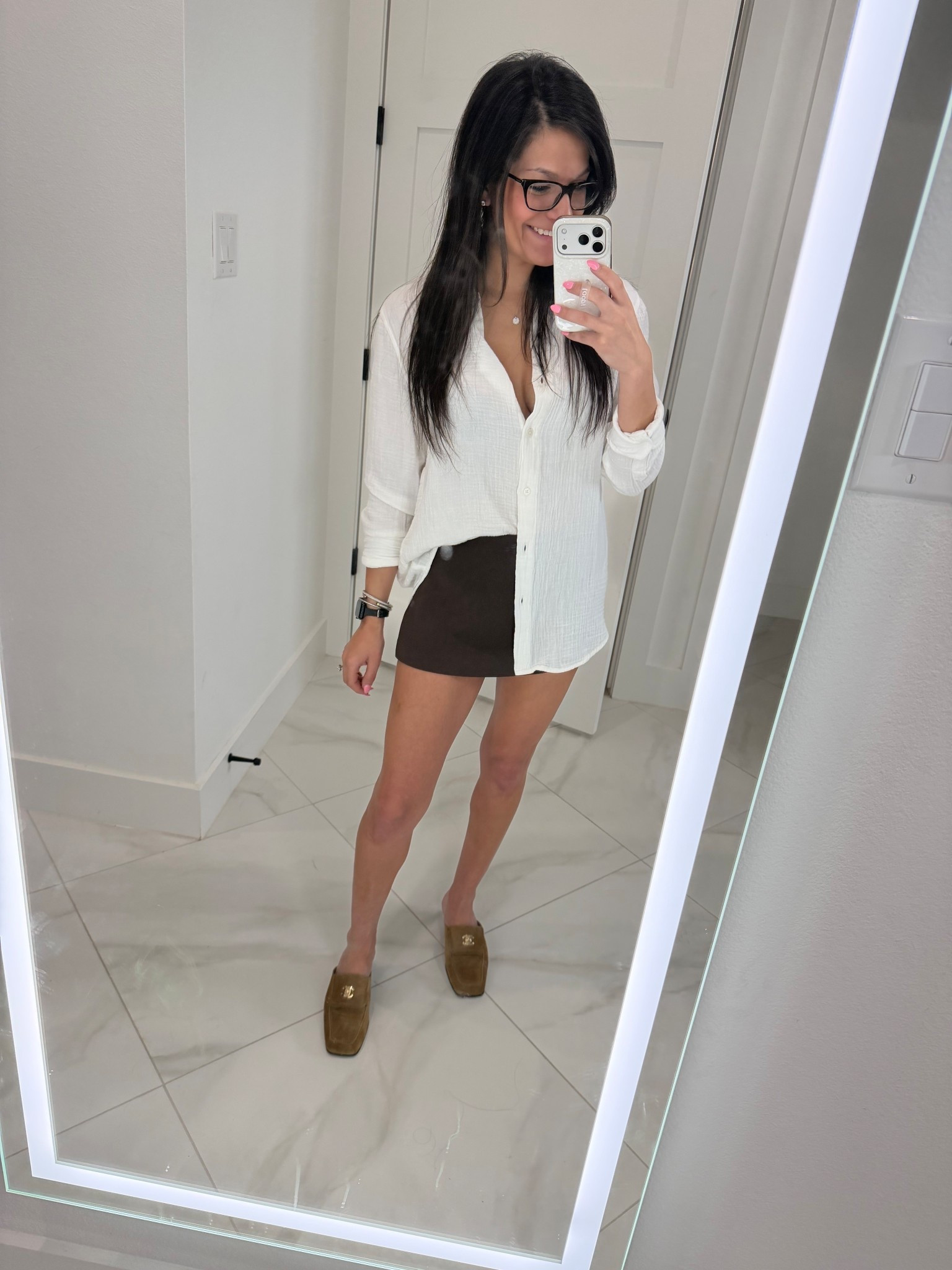 This Aritzia skirt paired with a classic button-down is such an effortless, put-together look. Timeless, flattering, and so easy to style.

Perfect for brunch, work, shopping days, or everyday elevated outfits. Dress it up with heels or keep it casual with sneakers or loafers.

#AritziaStyle #SkirtOutfit #ButtonDown #ChicStyle #EverydayOutfit #CasualLuxury 

#LTKPetite #LTKmomlife #LTKootd