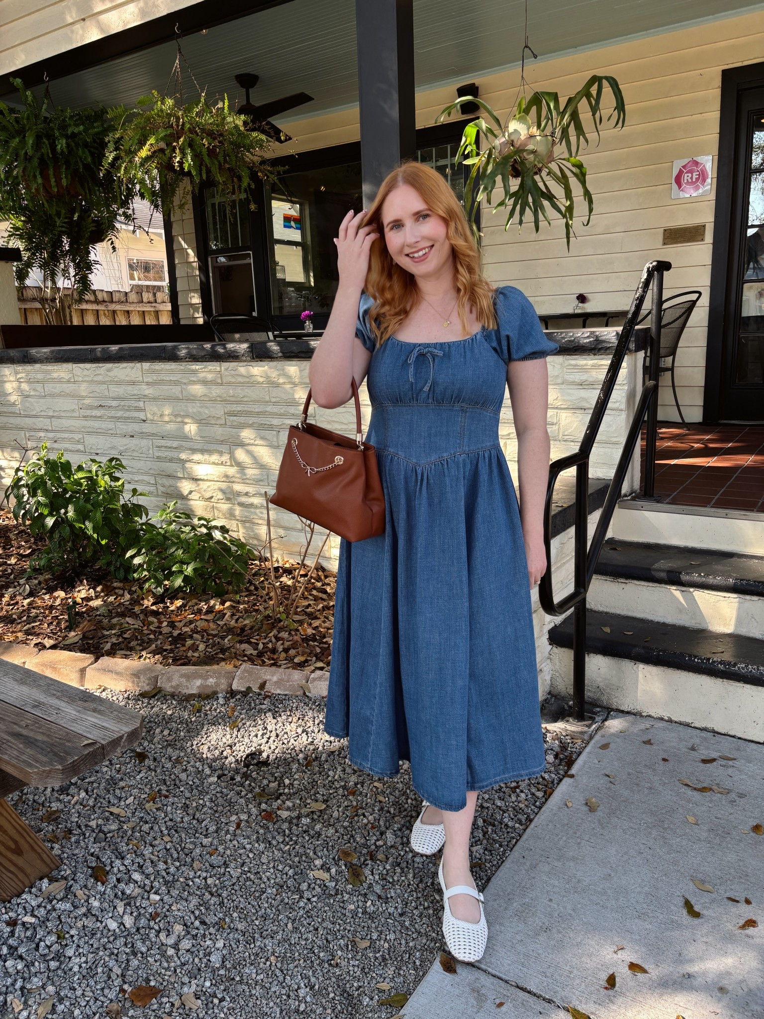 Spring dress from @kohls  - size medium ! Loveeee the chambray so much!! 👏🏻 #kohlsfinds , kohls dress , #kohlsdress #kohls

#LTKSaleAlert #LTKootd #LTKMidsize