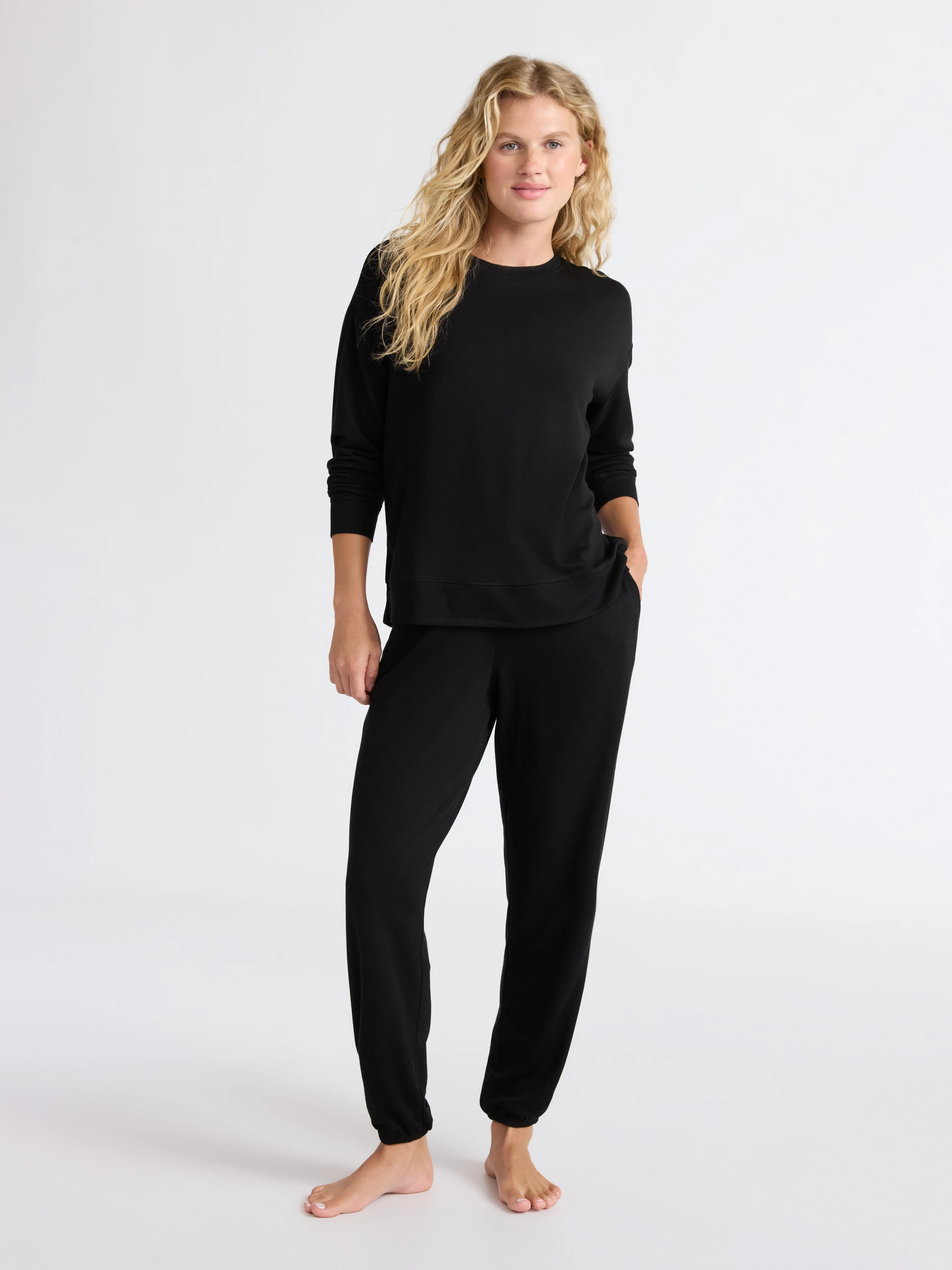 Joyspun Women’s Fleece Long Sleeve Top and Joggers Lounge Set, 2-Piece, Sizes XS-3X | Walmart (US)