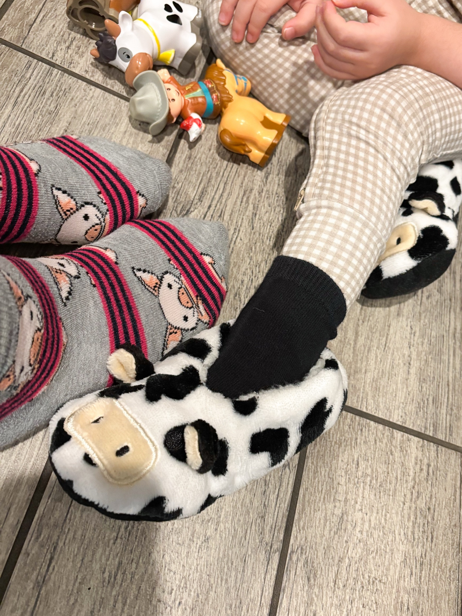 kids cow slippers🖤🤍

#kidsslippers #targetfinds #targetkids #targettoddlers #toddlerslippers #cowslippers 

#LTKBaby #LTKSaleAlert #LTKKids