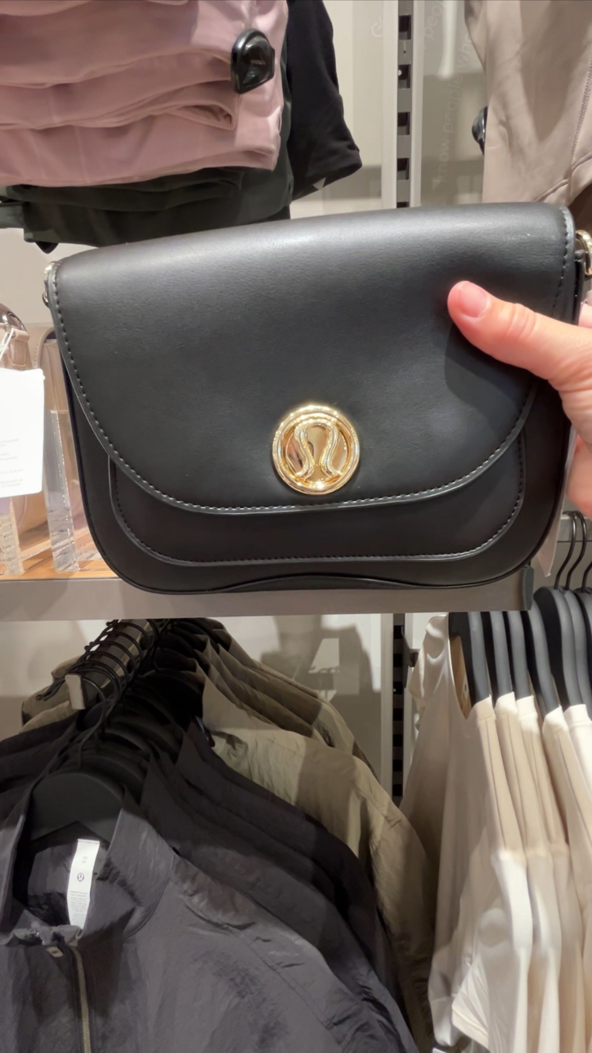 Crossbody bag 

#LTKSeasonal #LTKStyleTip #LTKItBag