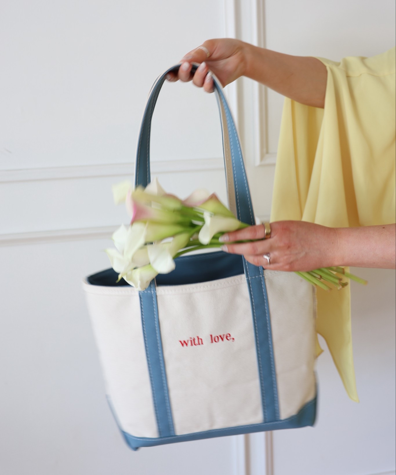 My every day L.L. Bean Tote! 
Medium, Zip-Top, Long Strap, Slate
(Monogrammed: Times Bold, Red)

#LTKTravel #LTKWorkwear #LTKItBag