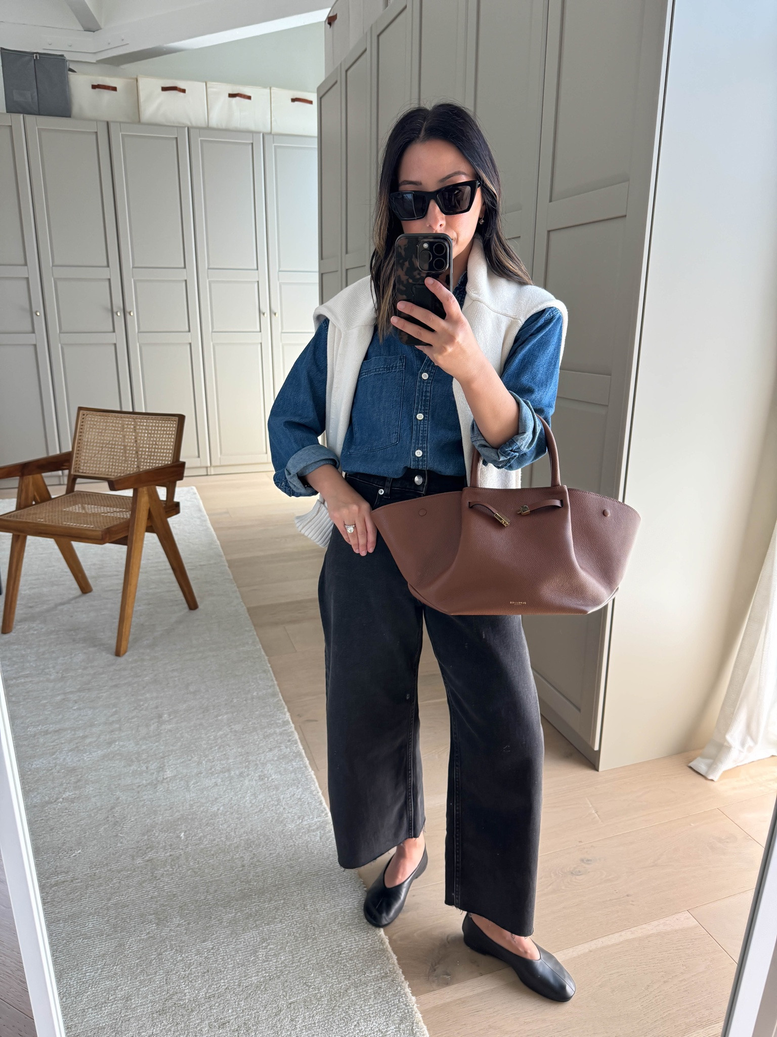 Fall workwear outfit ideas with denim

AYR deep end shirt xs
Everlane curve jeans 26 - cut hems
Reformation flats 5
DeMellier tote medium
Everlane cotton sweater xs
YSL SUnglasses