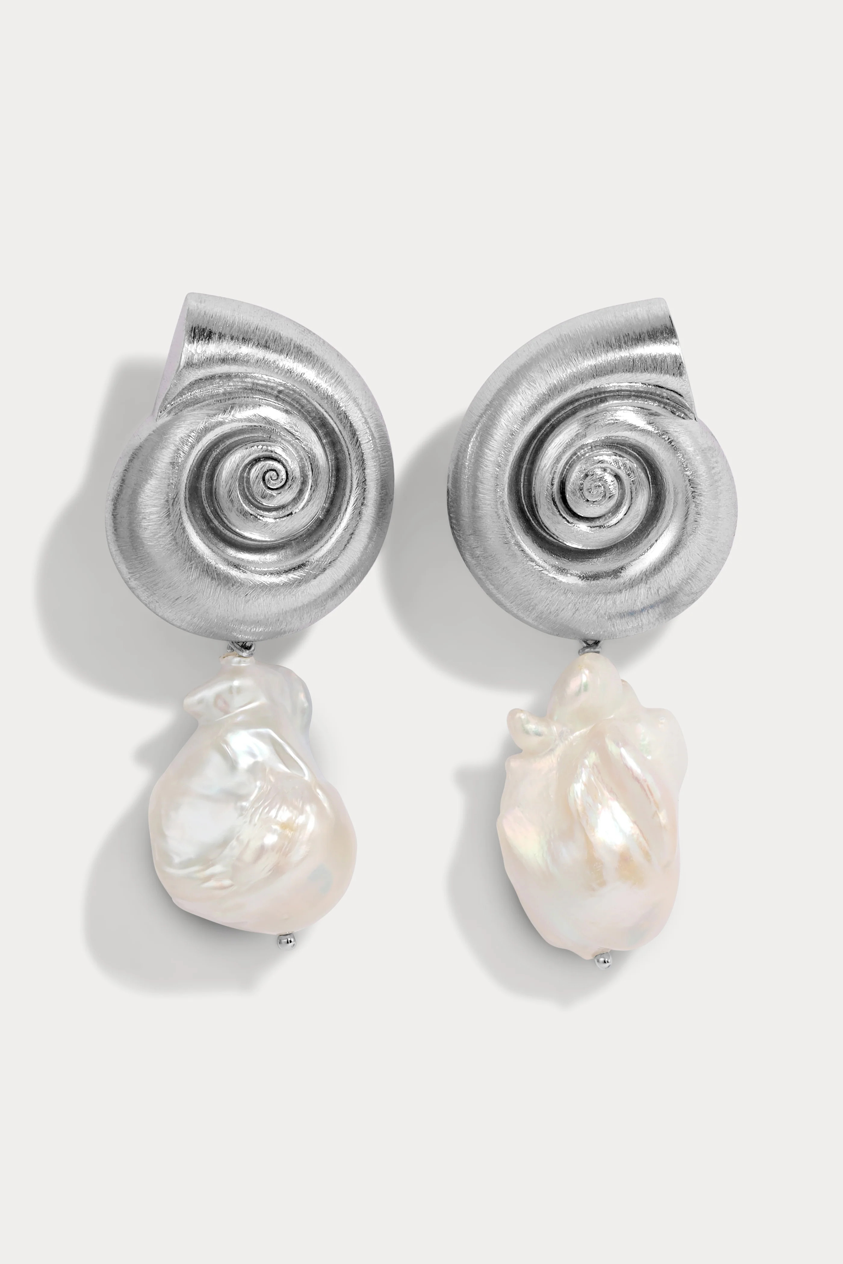 La Mer Baroque Shell Earring | Lili Claspe