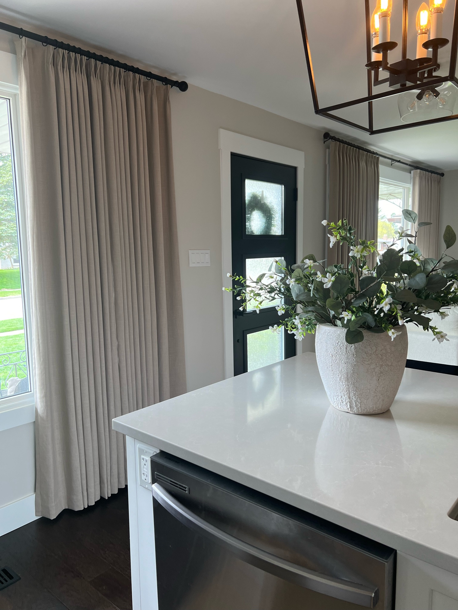 Homerilla curtains!

I have these in the grey beige colour 🤎

Curtains
Drapes
Kitchen decor
Living room decor
Dining room decor
Neutral home
Custom curtains
Pinch pleat curtains
Pinch pleats 

#LTKstyletip #LTKsalealert #LTKhome