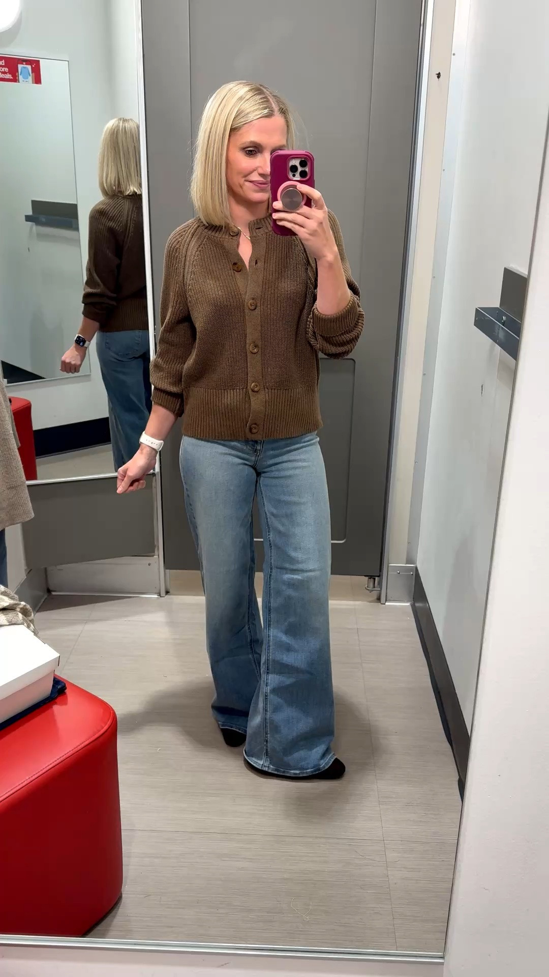 Loving these fall finds from @Target! Get them on sale this weekend! Jeans are under $20!!
Cardigan- small
Jeans- 2/regular

#LTKOver40 #LTKSeasonal #LTKPetite