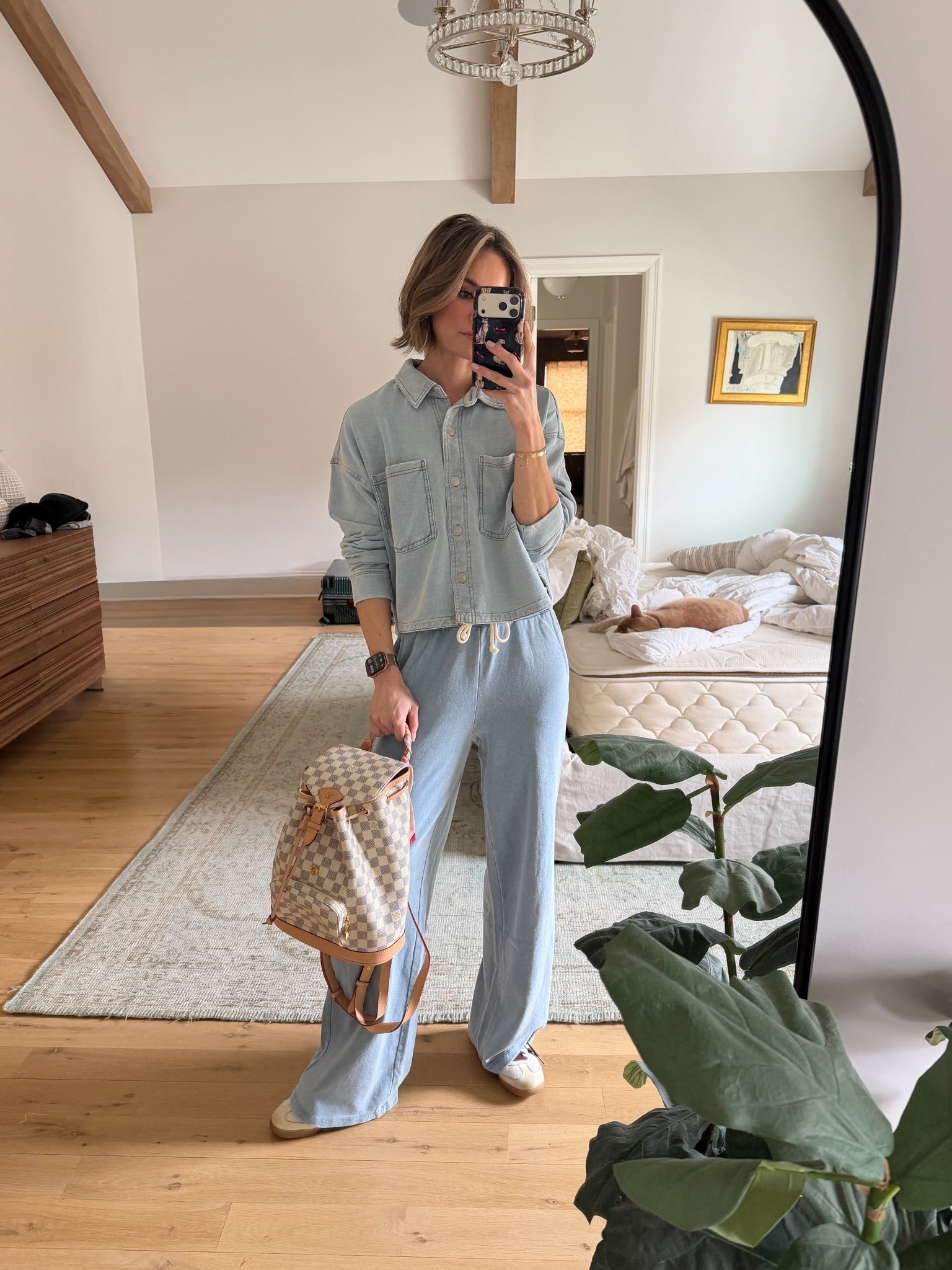 Denim outfit but make it sweatshirt material?! Yes, please. 💙

#LTKTravel #LTKSeasonal #LTKmomlife