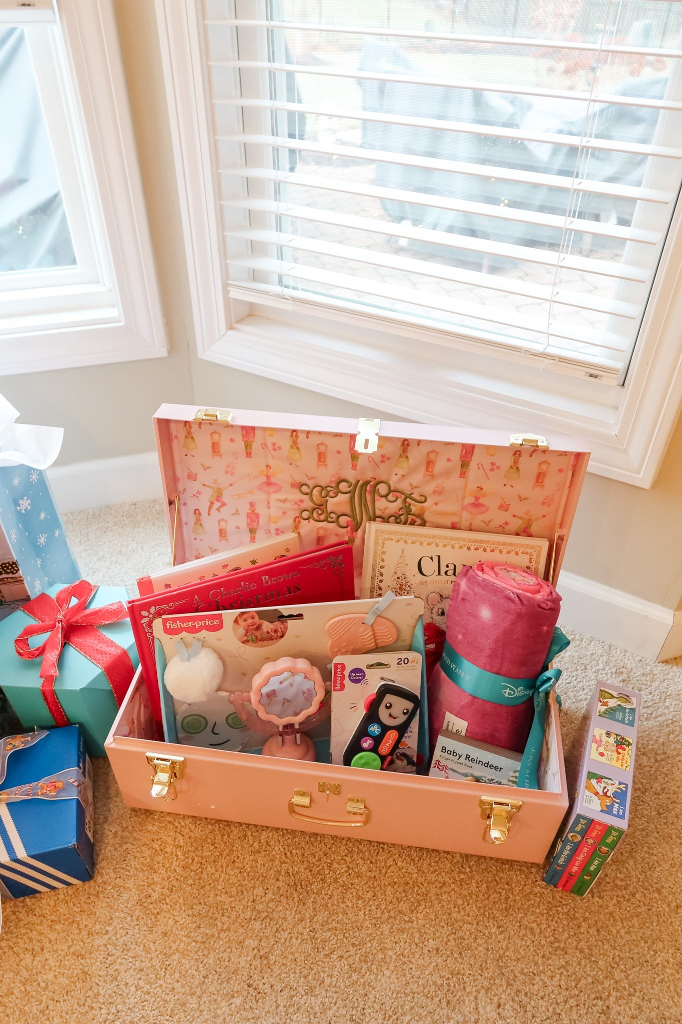 What I got my 5-month-old for Christmas 🎄🎁 Sharing all the baby Christmas gifts we got for her last year! From toys and developmental gifts to practical baby essentials, these are great Christmas gift ideas for a 5-month-old baby girl. 🩷👶🏼✨

#BabyChristmasGifts #ChristmasGiftIdeas #BabyGiftIdeas #5MonthOld #BabyGirlGifts #ChristmasForBaby #InfantToys #BabyToys #BabyGiftGuide #FirstChristmas