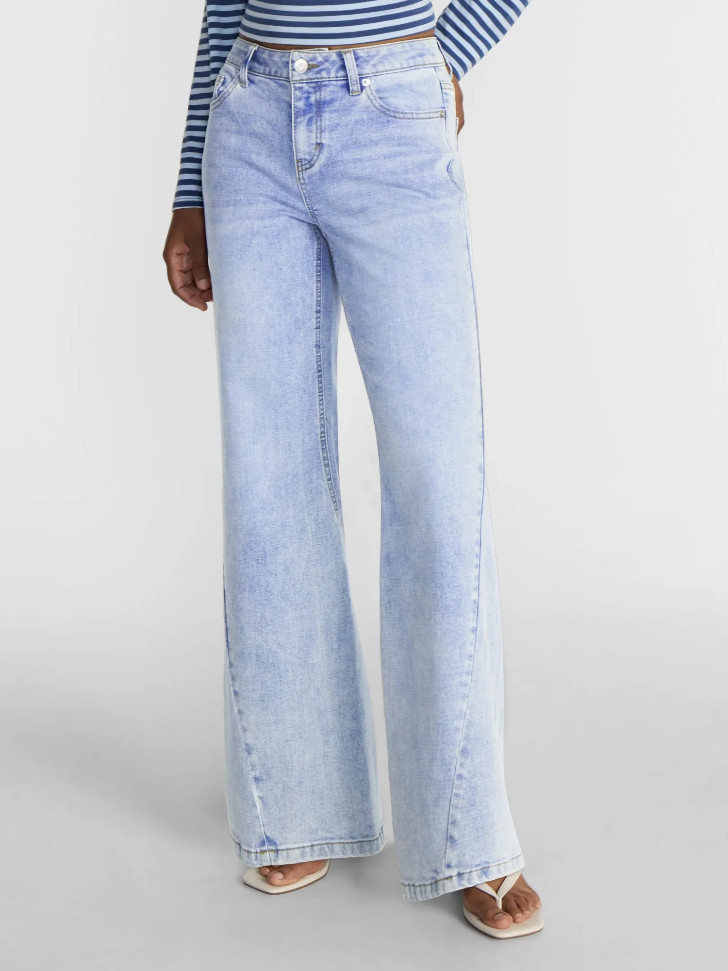 No Boundaries Relaxed Flare Jeans, 31'' Inseam, Women's 00-20 | Walmart (US)