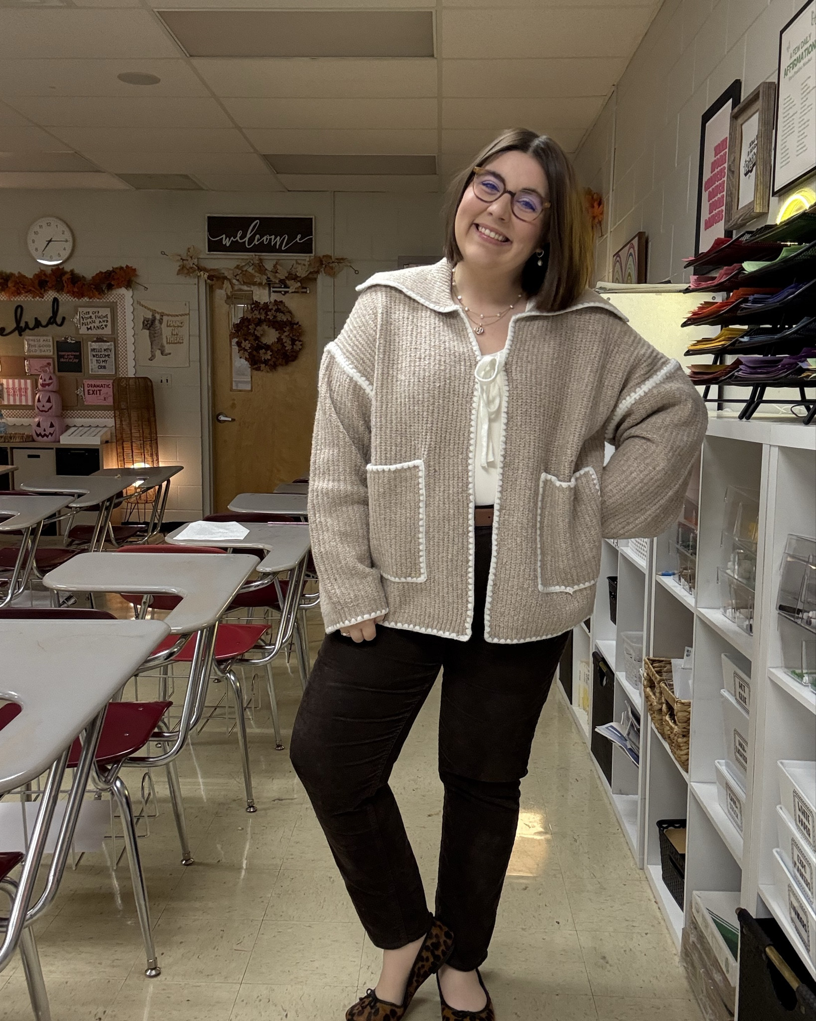 Tuesday OOTD.

Breaking out my cozy sweaters now that there is a chill in the air!