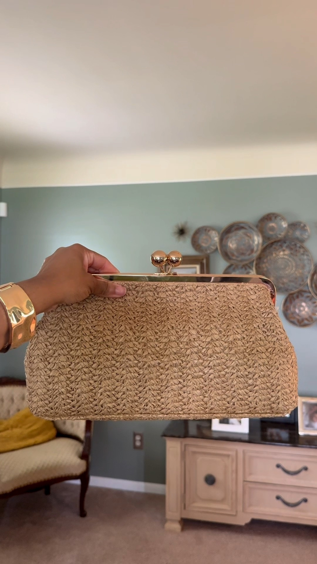 This woven bag is the perfect spring and summer accessory 🌸 Lightweight, stylish, and easy to pair with any outfit — whether you’re headed to brunch, vacation, errands, or date night. The top strap makes it super easy to carry while still giving that elevated chic look.

#LTKStyle #LTKFashion #SpringStyle #SummerAccessories #WovenBag #TargetStyle #WalmartFashion #EverydayStyle #VacationStyle #BrunchOutfit #DateNightLook #NeutralStyle #FashionFinds #AffordableFashion #MomStyle

#LTKootd #LTKgrwm #LTKdayinmylife
