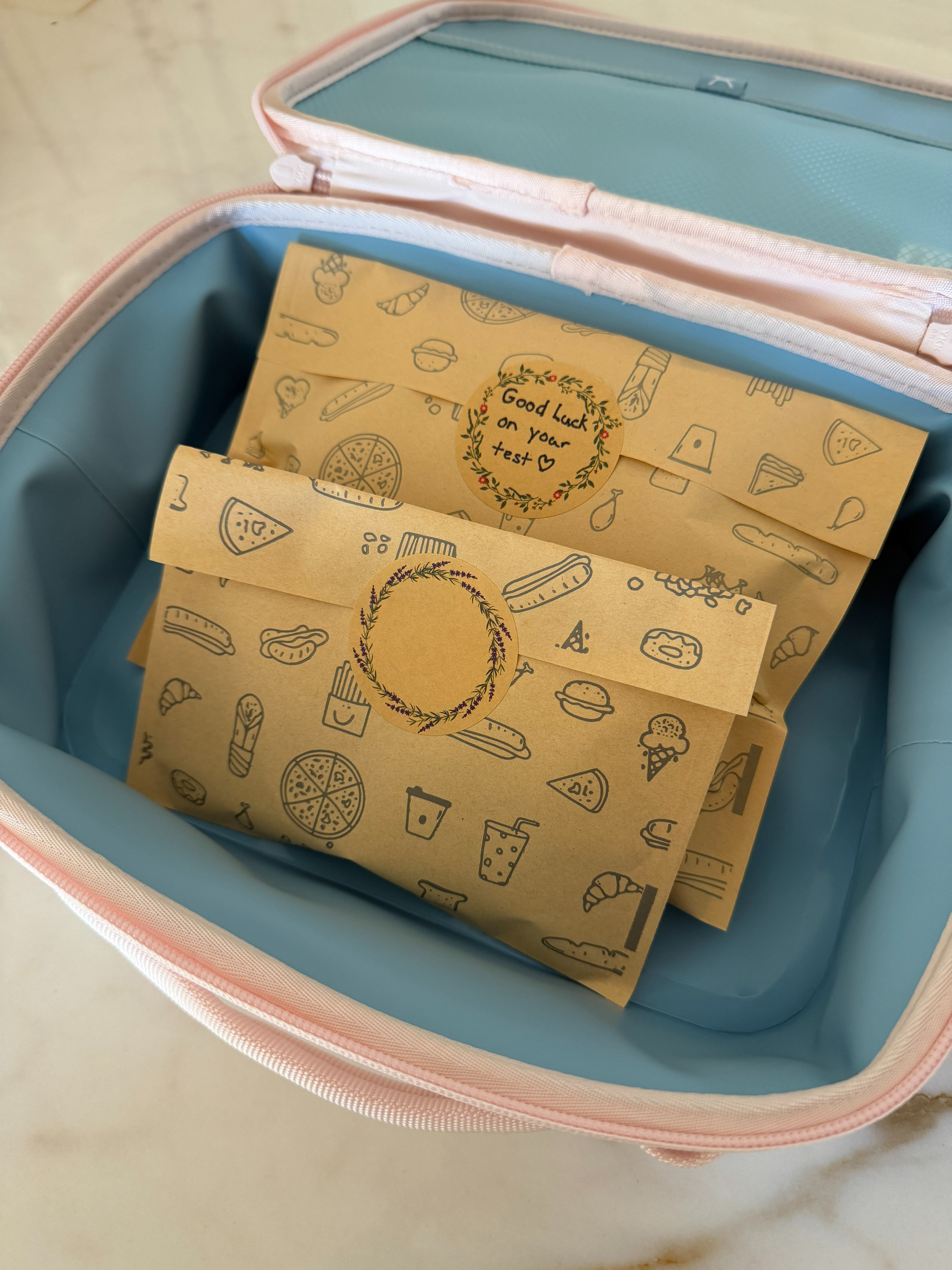 Biodegradable lunch bags! 🍎 They’re perfect for back-to-school lunches, snacks, or packing sandwiches without using plastic. Such an easy swap if you’re trying to cut down on waste while keeping lunch prep simple. 

 #LTKmomlife #LTKmorningroutine #LTKHome