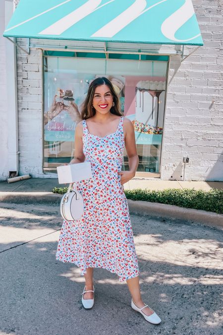 Floral Fit and Flare Linen Blend Midi Dress ❤️💙 It’s so soft and flattering. Wearing XS comes in other colors and styles. 

Old Navy | Floral Dress | Summer Dress | Vacation Outfit 


#LTKFindsUnder50 #LTKSeasonal #LTKTravel