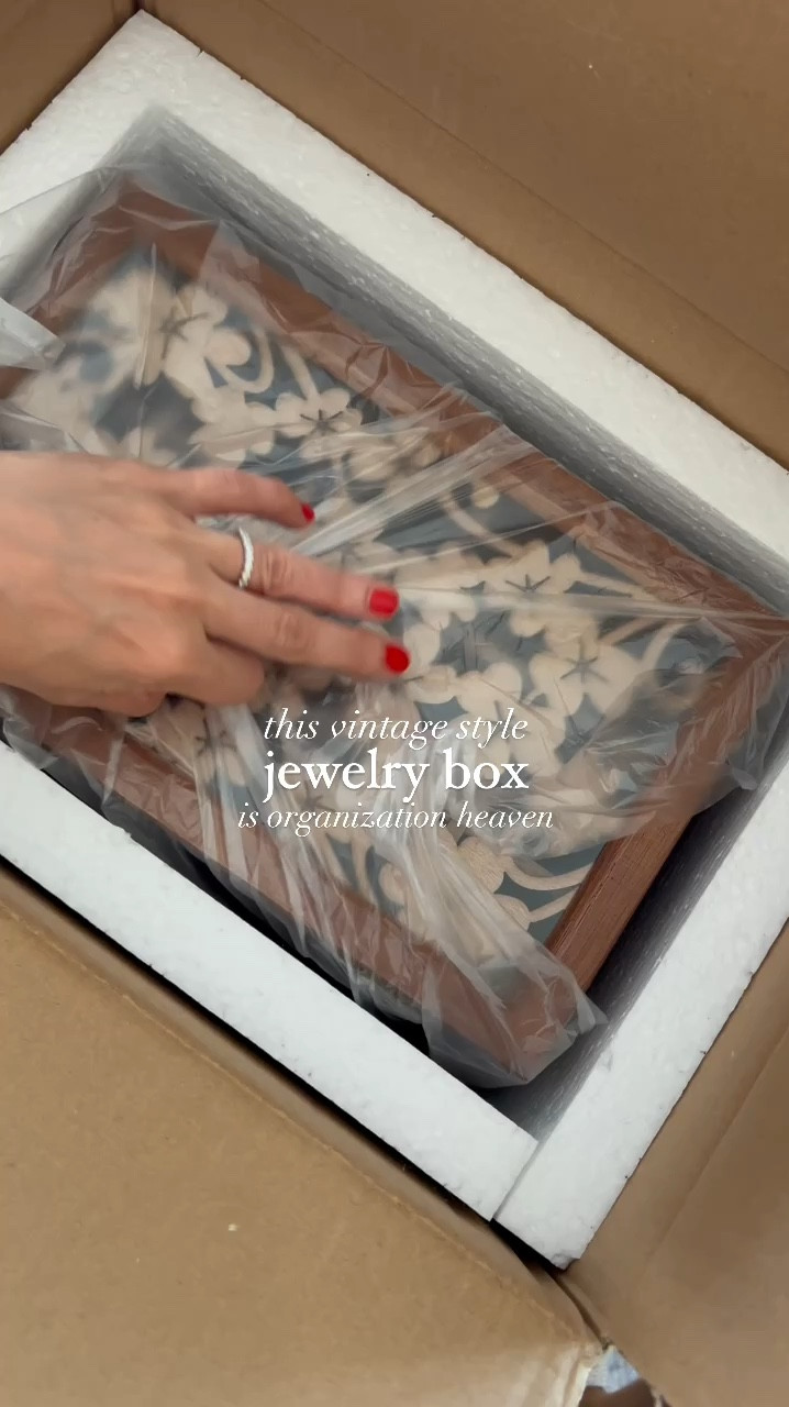 what a find 🤎 my jewelry was in a couple different catch alls before and this update has made me very happy. It makes the perfect dresser top decor as well as organizes so many different types of jewelry with multiple drawers / pocket sizes. 

#LTKBacktoSchool #LTKHome #LTKFindsUnder100