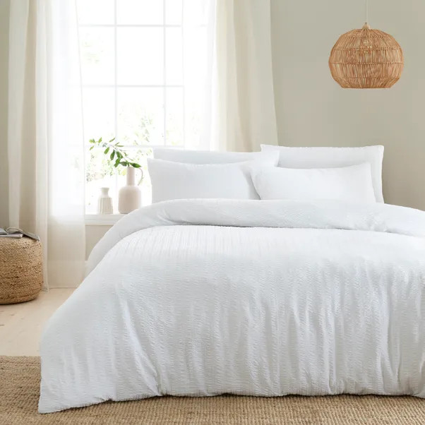 Finn Seersucker Duvet Cover & Pillowcase Set | Dunelm