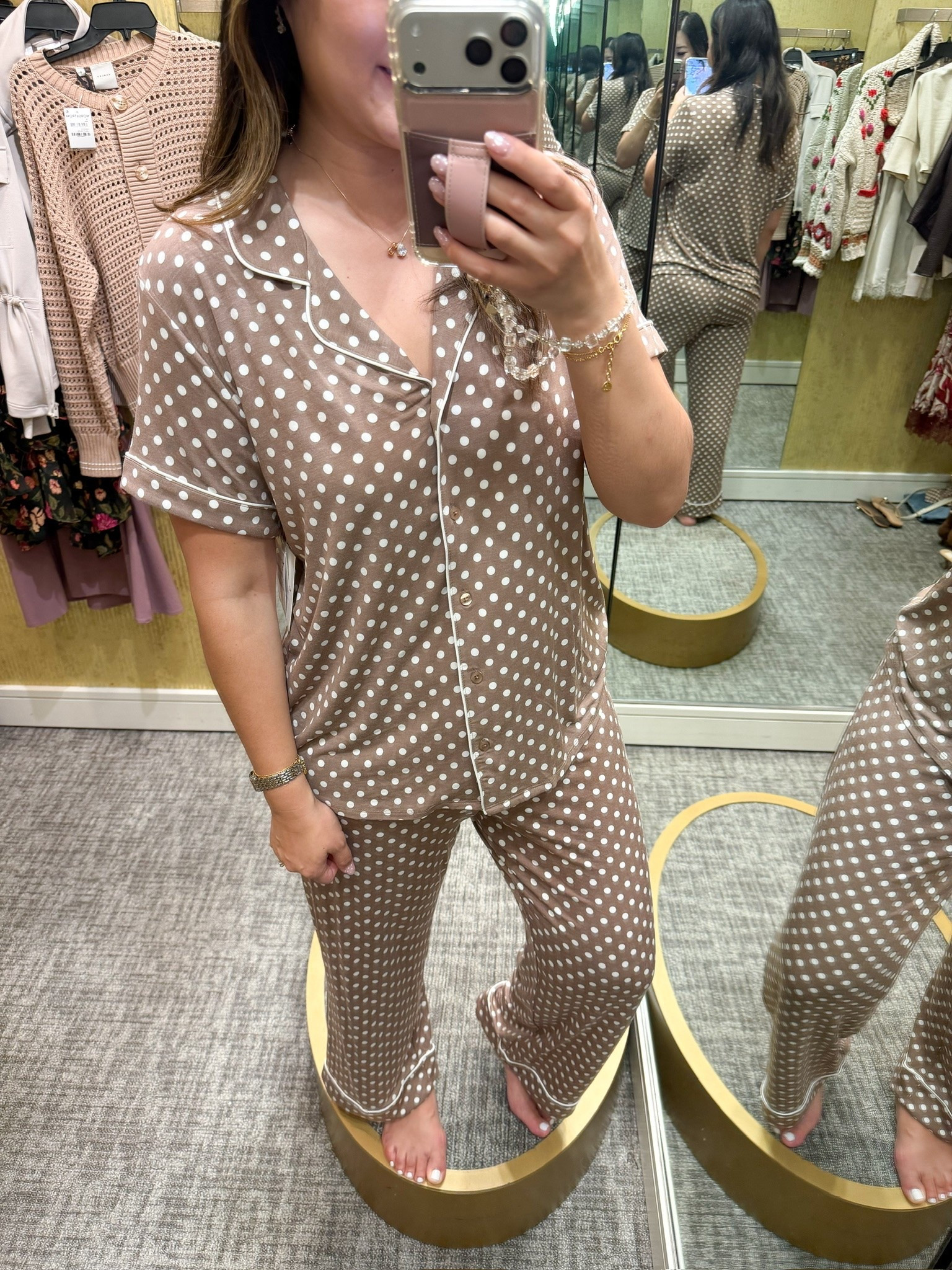 The softest pajamas

Nsale, nordstrom sale, anniversary sale,
Pajamas, sleepwear, matching set, polka dots, loungewear

#LTKSaleAlert #LTKmorningroutine #LTKgrwm