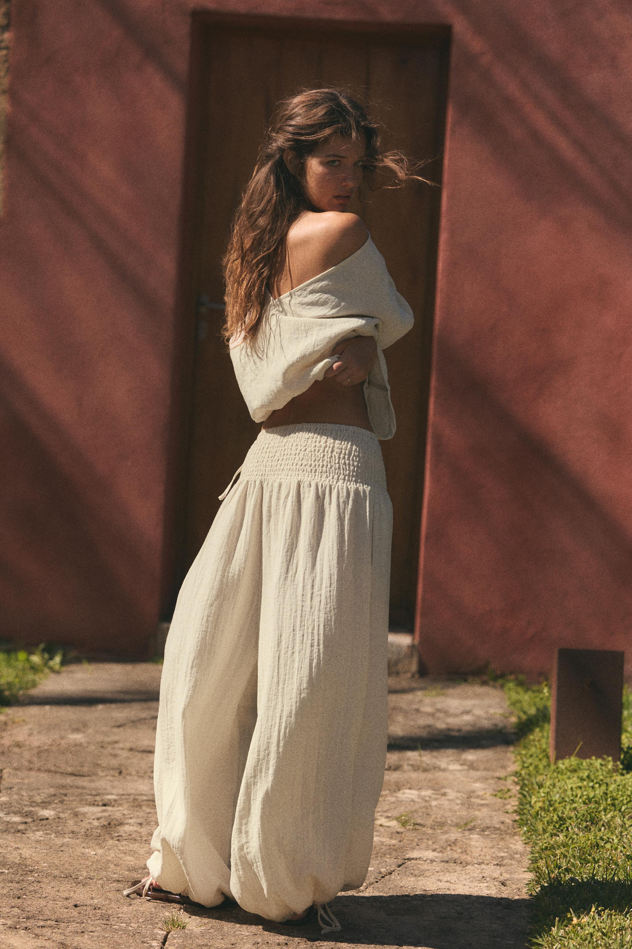 TROUSERS WITH ELASTIC WAIST | Zara UK