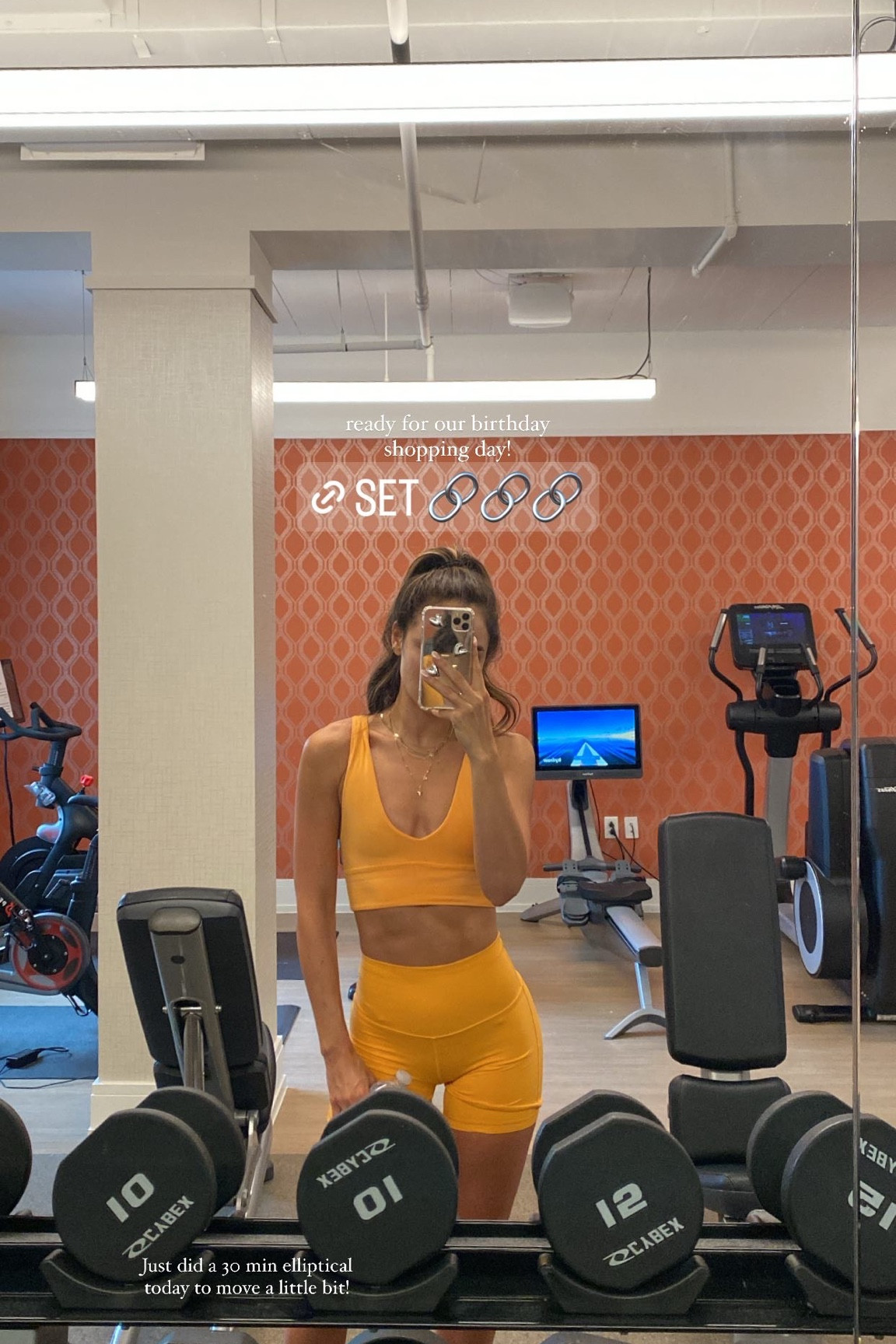 4 in bra & shorts 

#LTKfit