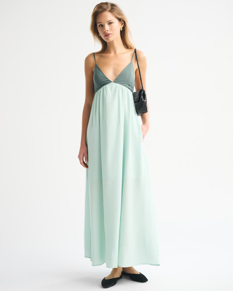 Bra-Free Clasp-Back Flowy Maxi Dress | Abercrombie & Fitch (US)