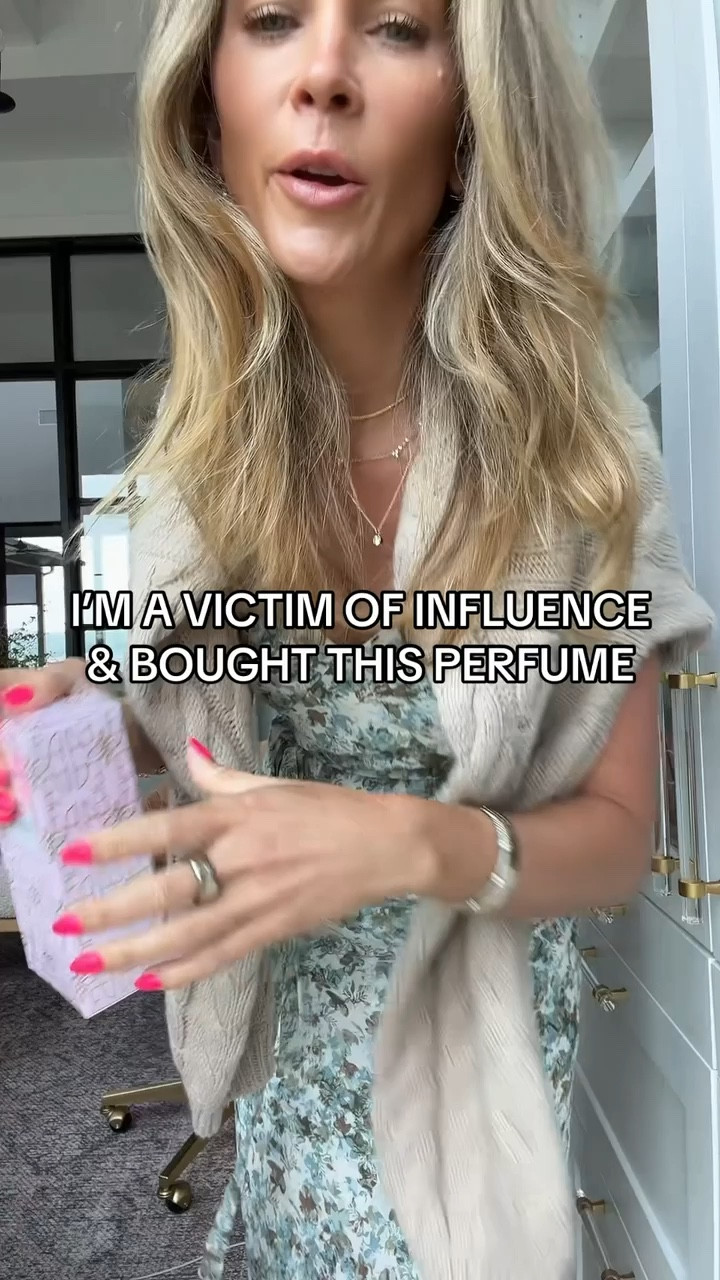 I’m a victim of influence and bought this viral Elizabeth Arden perfume from @Macys it smells so good! 

#LTKOver40 #LTKMothersDay