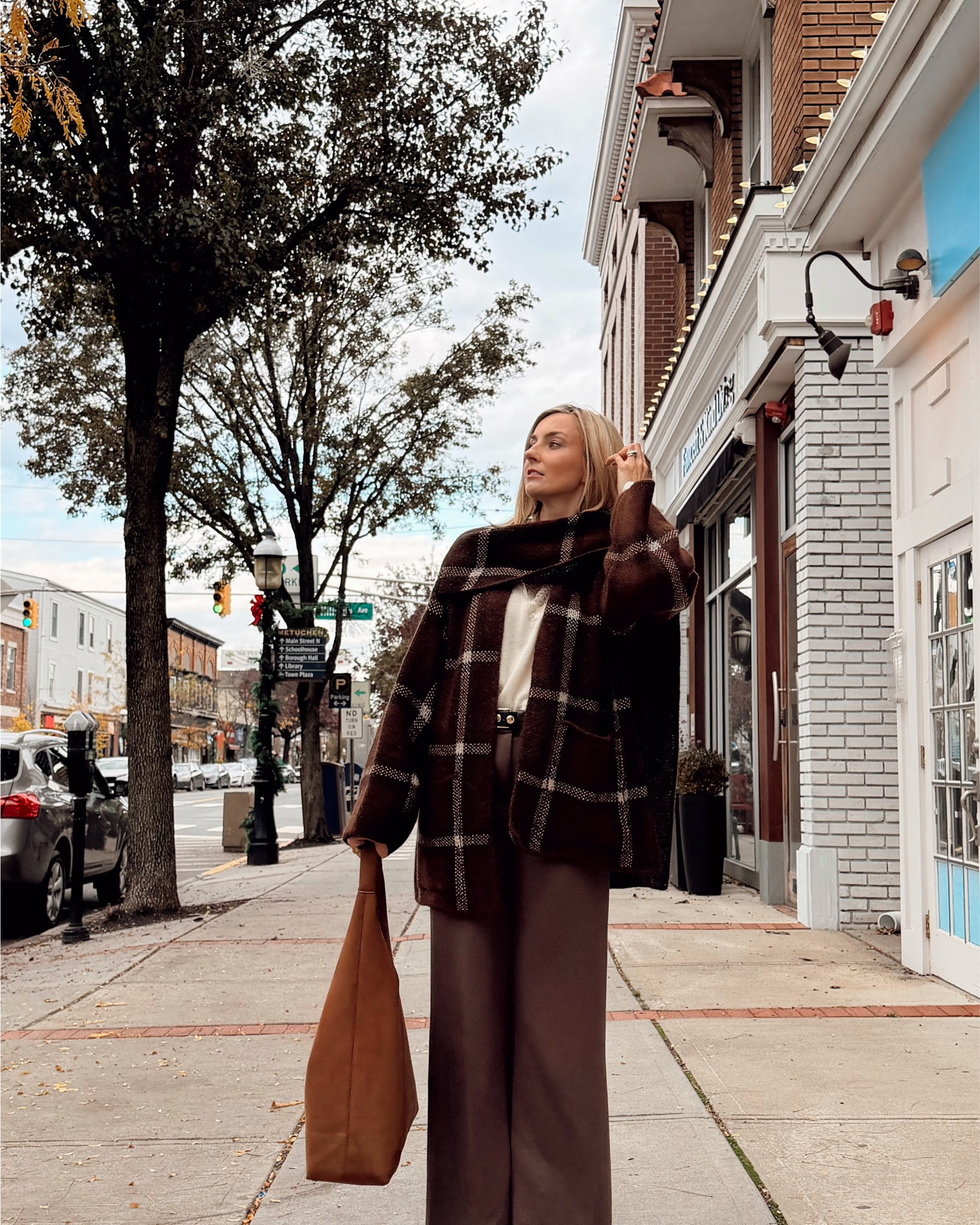 Looove monochromatic looks, and YES, my Zara scarf coat is finally on sale & back in stock.

Abercrombie pants • brown pants • office pants • Zara jacket • brown sweater • scarf coat • winter outfit inspo 

#LTKFindsUnder100 #LTKWorkwear #LTKSeasonal