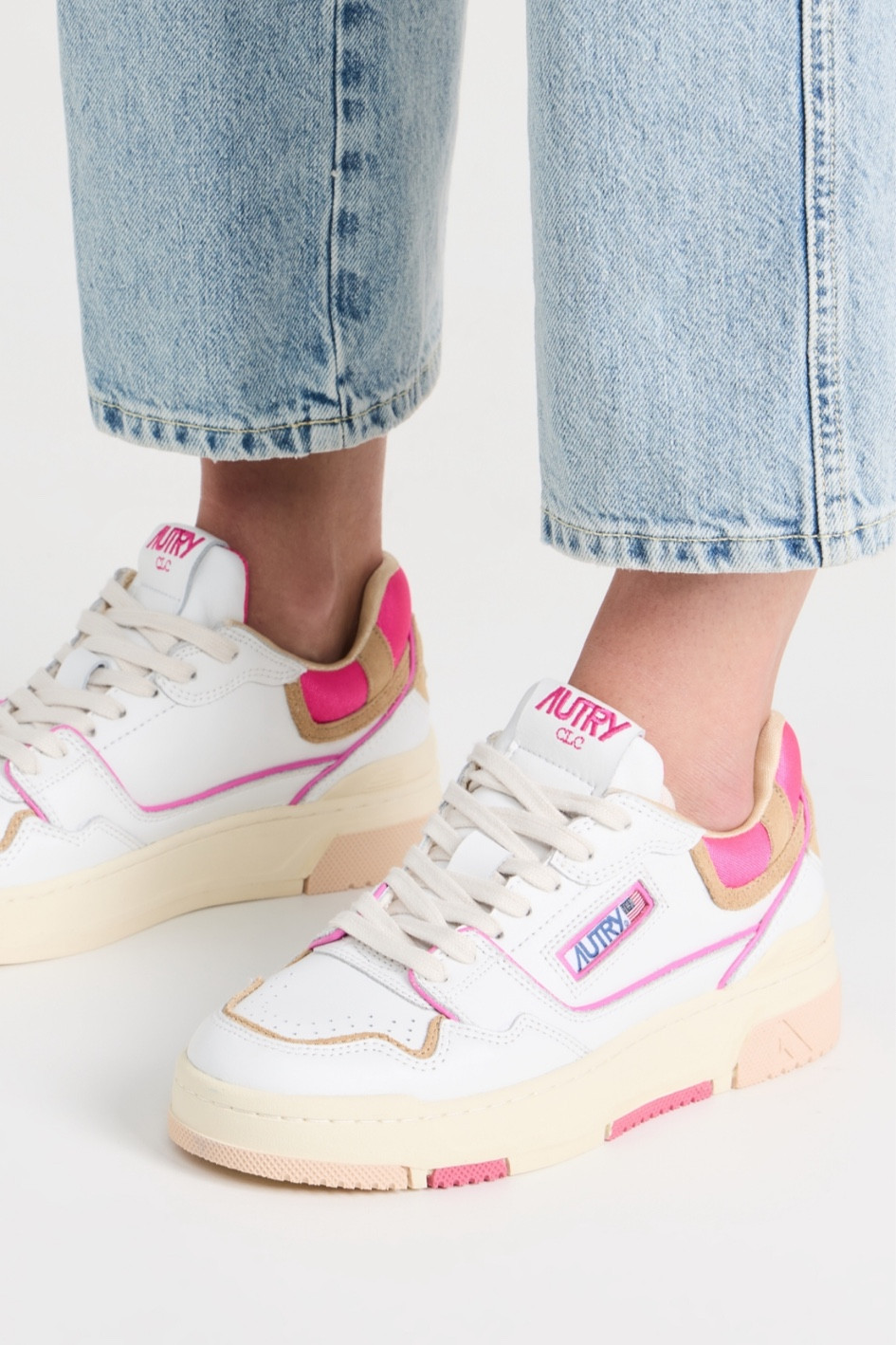 On my wishlist for fall!! 

So cute and comfy— loving this color way 



#LTKU #LTKtravel #LTKshoecrush