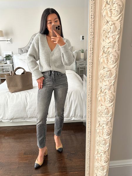 Semi cropped cardigan & gray jeans // polished casual fall to winter outfit 

•Topshop cardigan Xs (comes in 3 colors). Great petite friendly length for wearing tucked or untucked. I do need to fold the Sleeves up one cuff.
•WHBM jeans 00 petite
•Naghedi tote bag
•Edited Pieces cap toe pumps 5.5

#petite #cardigan

#LTKstyletip #LTKSeasonal #LTKitbag