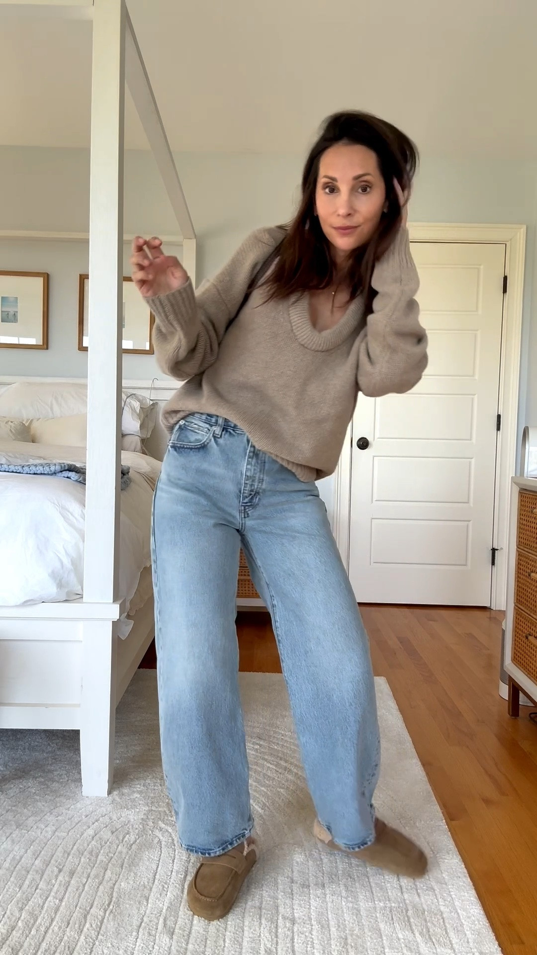 Obsessed with the neckline and oversized fit of this gorgeous sweater !

#LTKdayinmylife #LTKgrwm #LTKootd