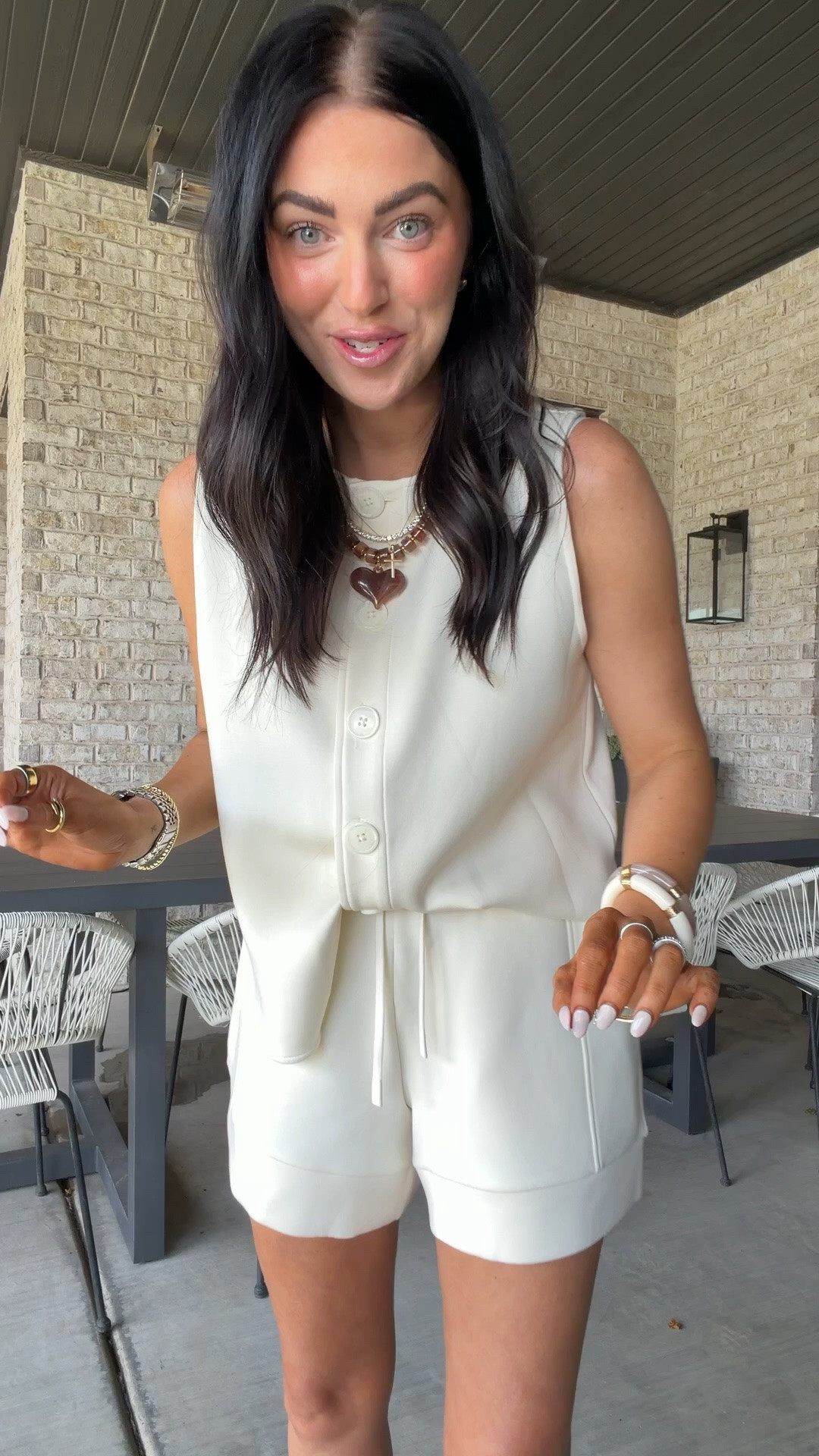 Over the top luxe! Nothing beats this fabric! Phenomenal every day outfit or travel outfit!! I always wear a size small in their clothing!! 


@varley #InVarley #ad