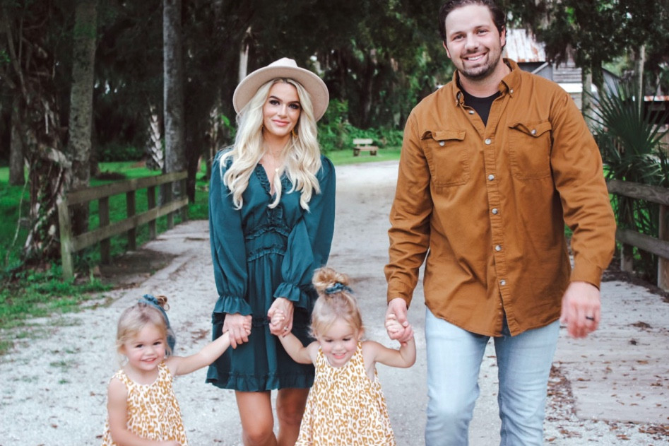 Fall Family Photos // Family Photos// Fall Family Photos Color scheme// family outfits // fall dress// men’s outfits// 

#LTKstyletip #LTKSeasonal #LTKfamily
