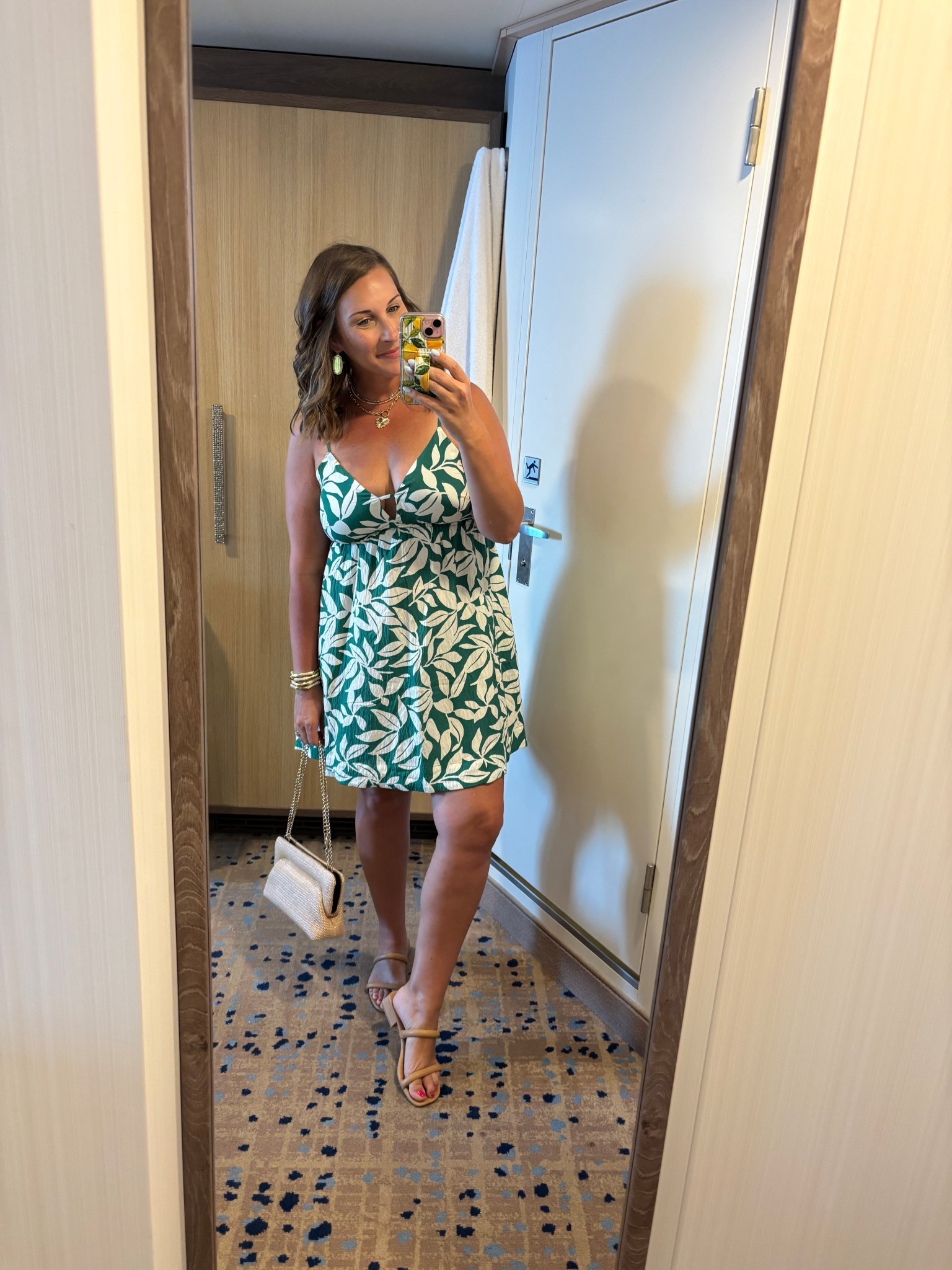 Dinner outfit- love this dress so much! Very comfy & the print is so fun 💚💚

TTS- medium 

#LTKMidsize #LTKSummerEdit #LTKTravel