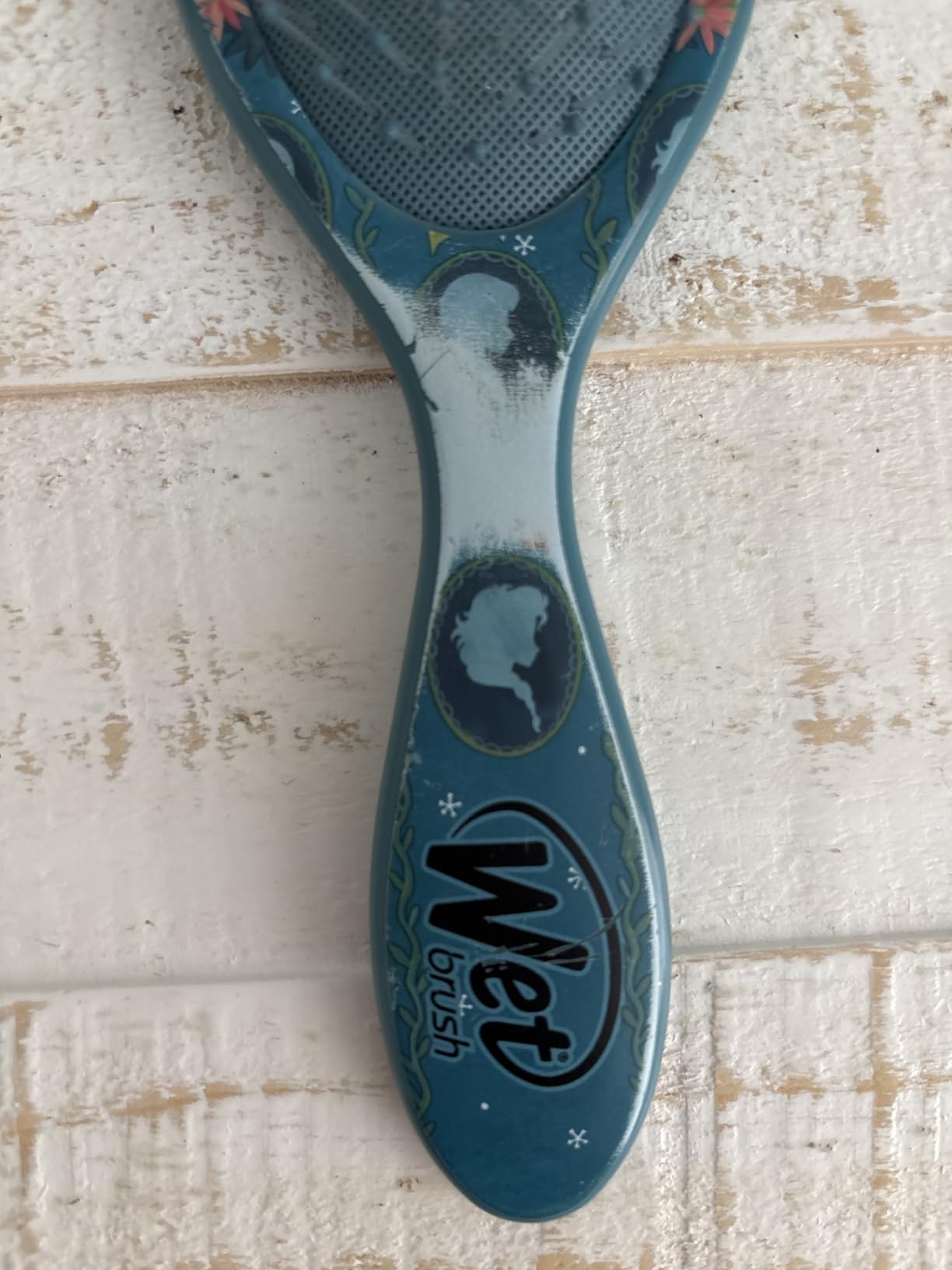 Wet Brush Original Detangler Hair Brush, Anna & Elsa (Disney Love), Ultra-Soft IntelliFlex Bristl... | Amazon (US)