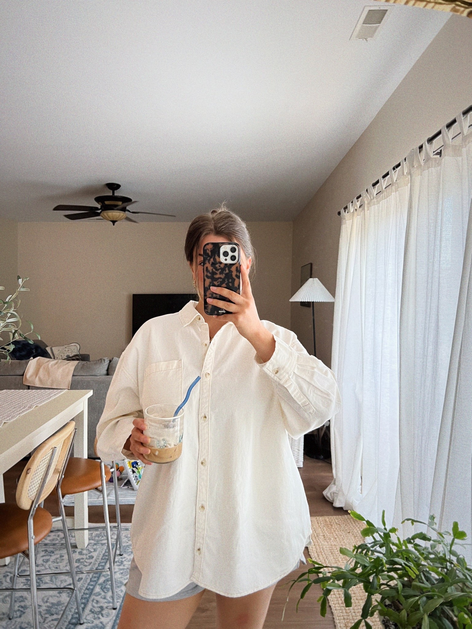 white denim shirt from old navy - under $35 rn! 

#LTKStyleTip #LTKFindsUnder50