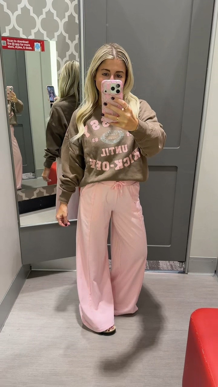 New target outfit💗🏈
Size small sweater 
Xs wide leg pants
Teddy Birkenstocks tts
Fall football outfit