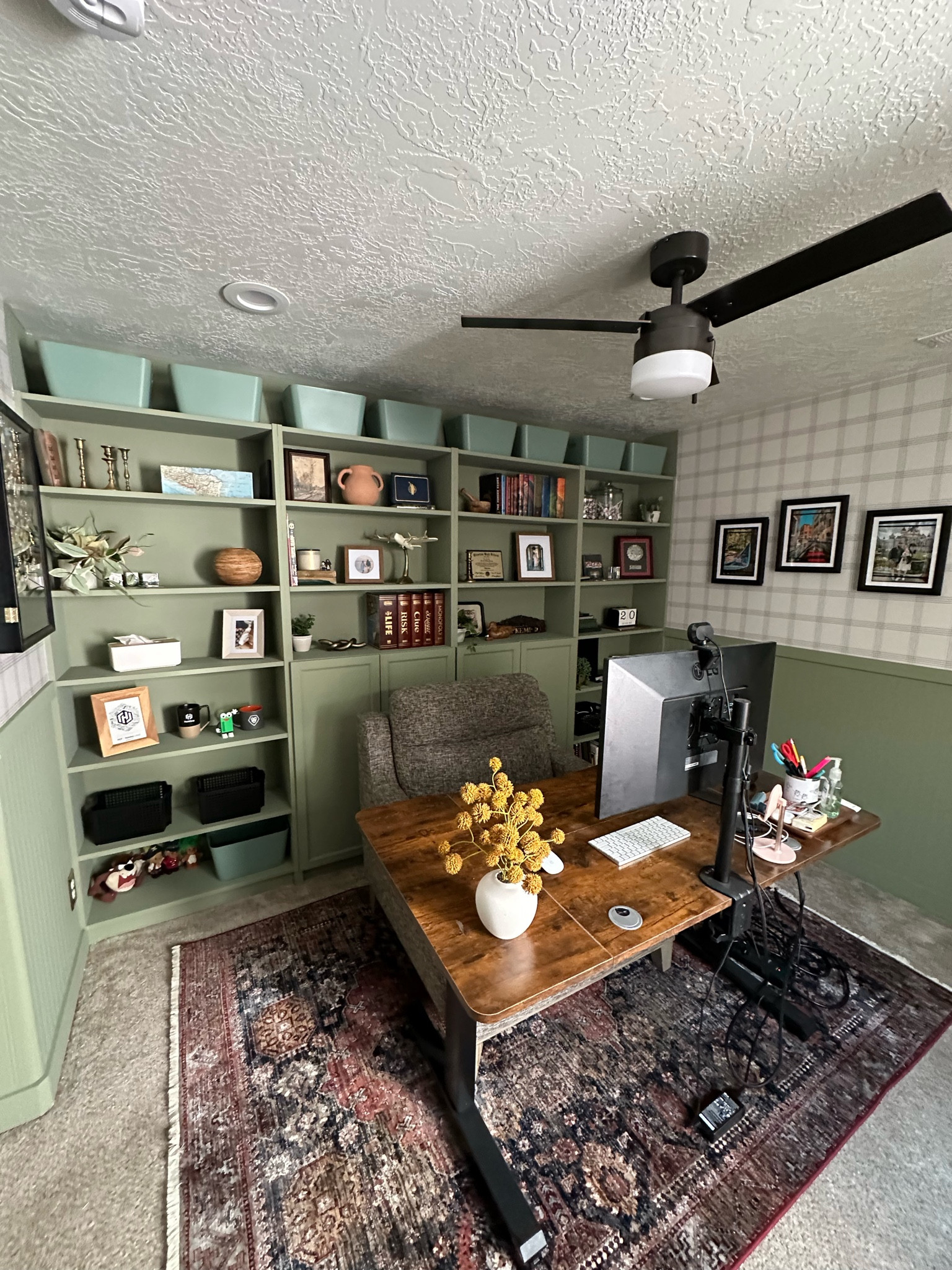 Kelly’s office is complete and I am absolutely obsessed with how it turned out! What’s your favorite part? 

#LTKMens #LTKFindsUnder100 #LTKHome