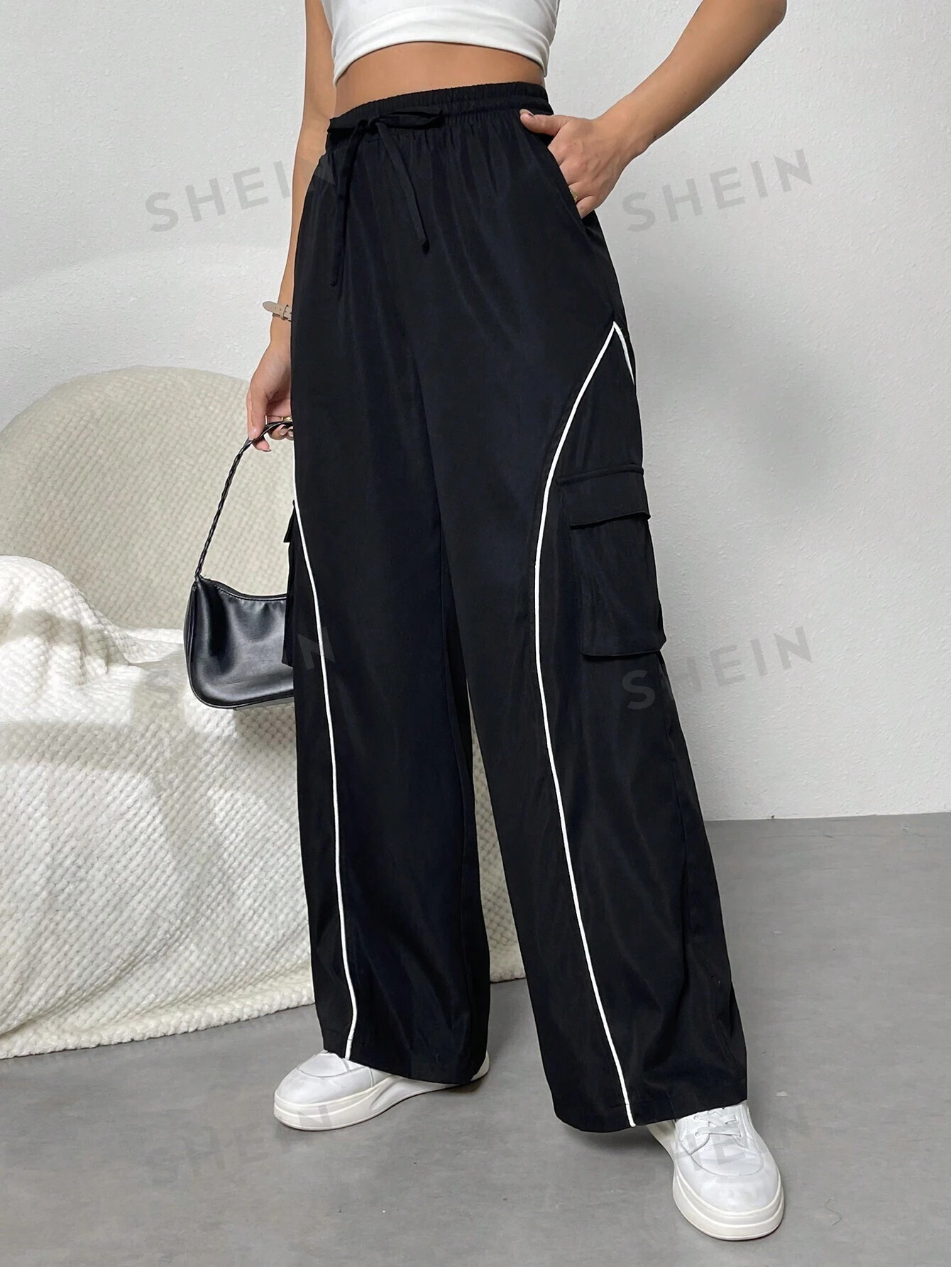 SHEIN Essnce Ladies' Black Drawstring Waist Pants With Large Pockets | SHEIN