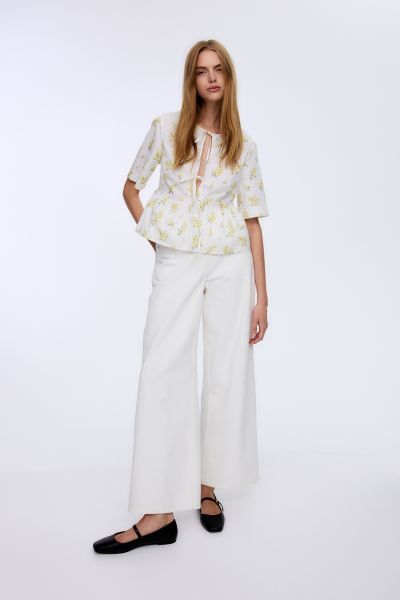 Tie-front poplin blouse - White/Floral - Ladies | H&M GB | H&M (UK, MY, IN, SG, PH, TW, HK)