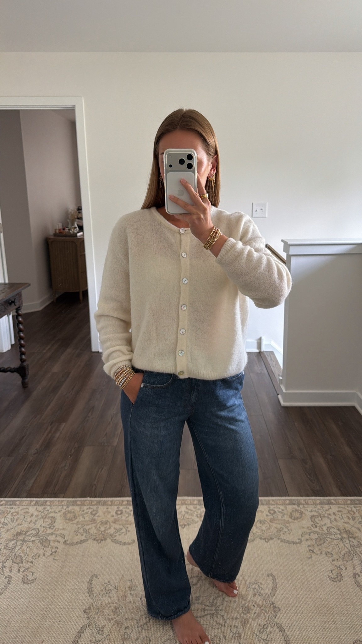 8/25/26 Cozy Work-From-Home OOTD 🤎

Early fall work-from-home outfit 🤎 Wearing my Rag & Bone sweatpant jeans again because they’re genuinely that comfortable and definitely going to be on repeat this season. Paired them with one of my favorite sweaters from American Vintage—their sweaters are an investment, but truly some of the best and worth every penny for fall.

Cozy enough for working from home but still makes me feel put together. Everything is linked here ✨

#LTKootd