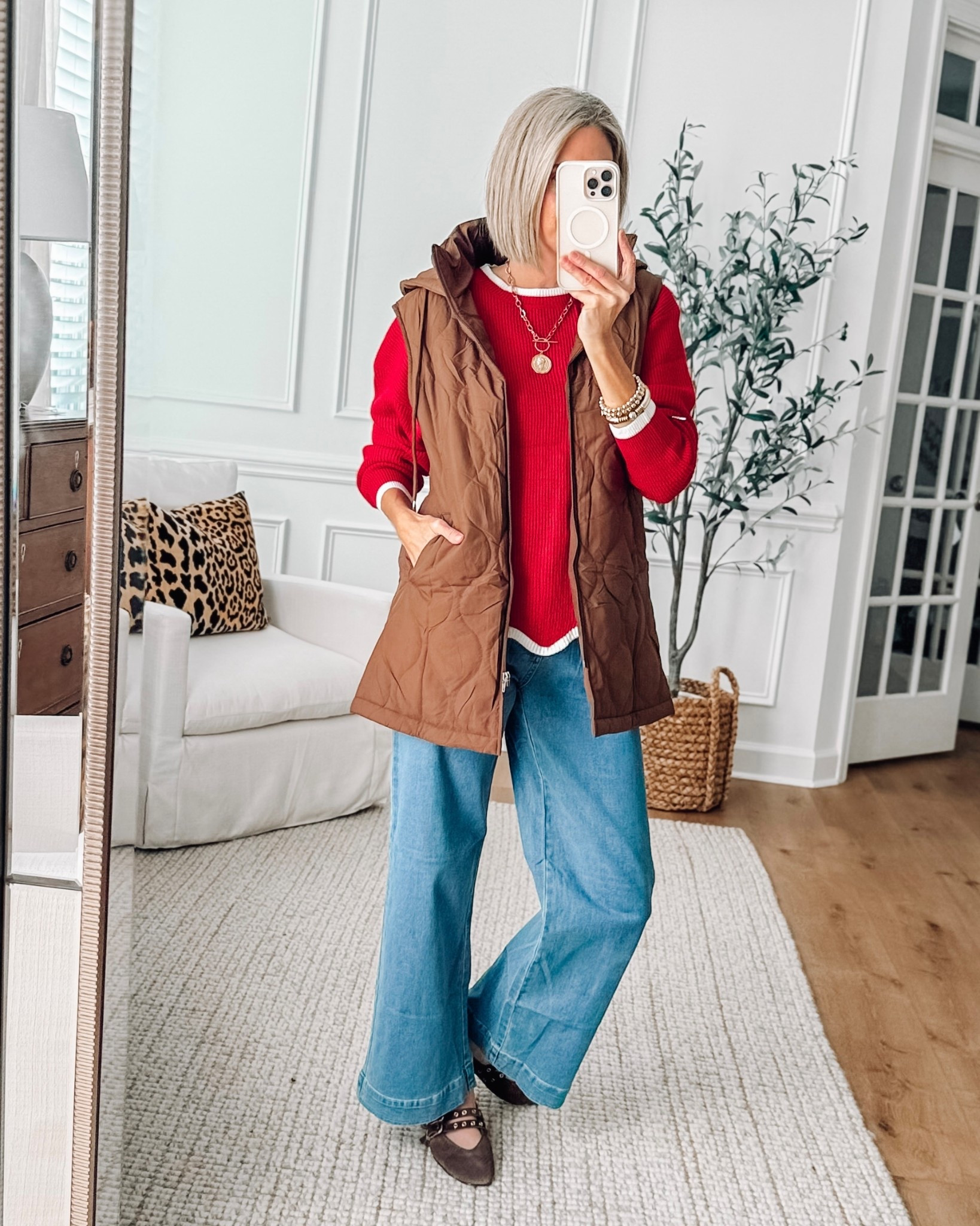 This fun Amazon sweater is perfect for the holidays! Wearing a small in the sweater and size 6 jeans 


#LTKHoliday #LTKSaleAlert #LTKootd