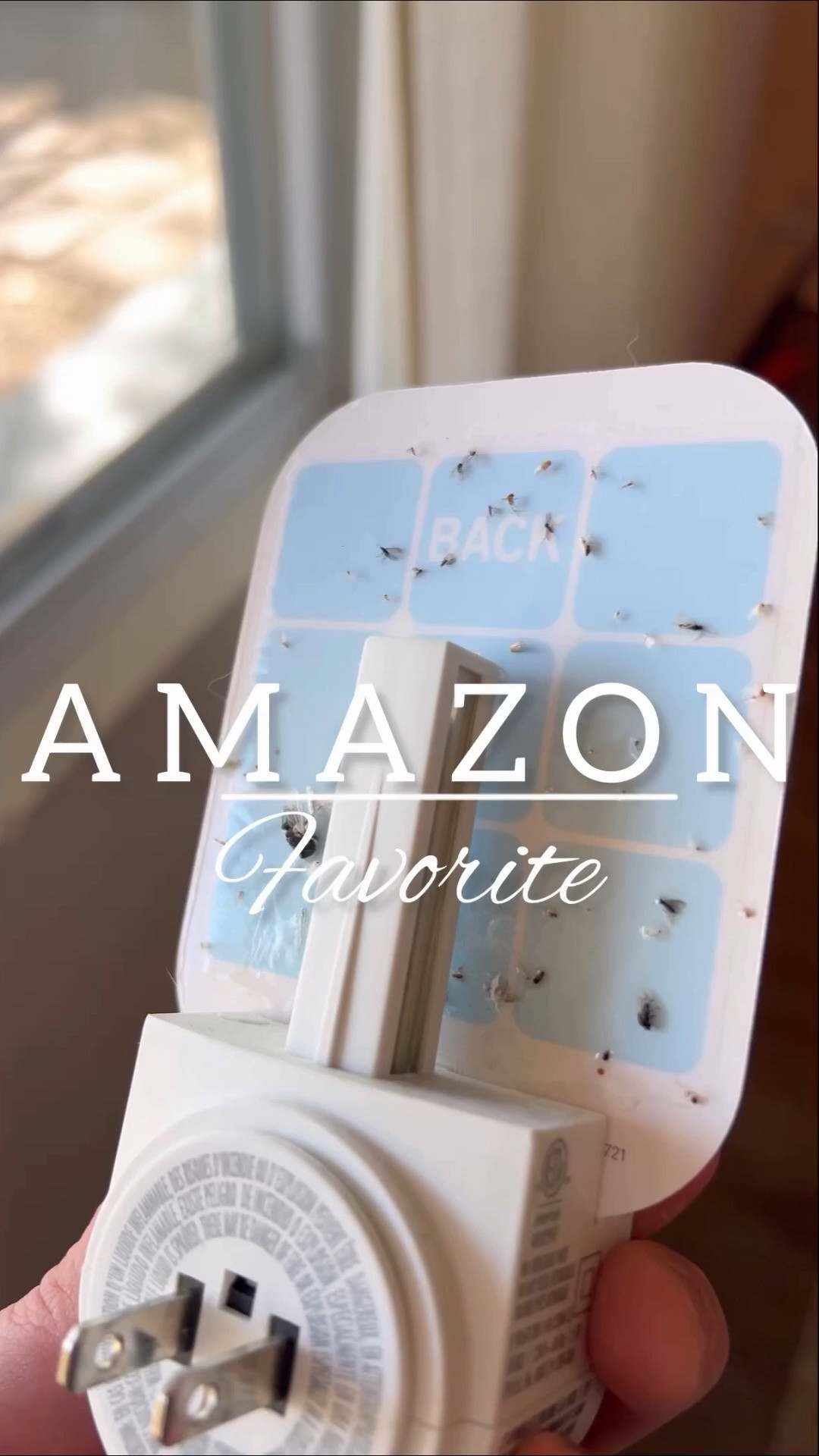 It's that time of year again where fruit flies seem to appear out of nowhere. This plug in fly trap works in any outlet and traps flying bugs without the use of chemicals.
This fruit fly trap can be plugged into any outlet and traps flying bugs in your house.

#LTKHome