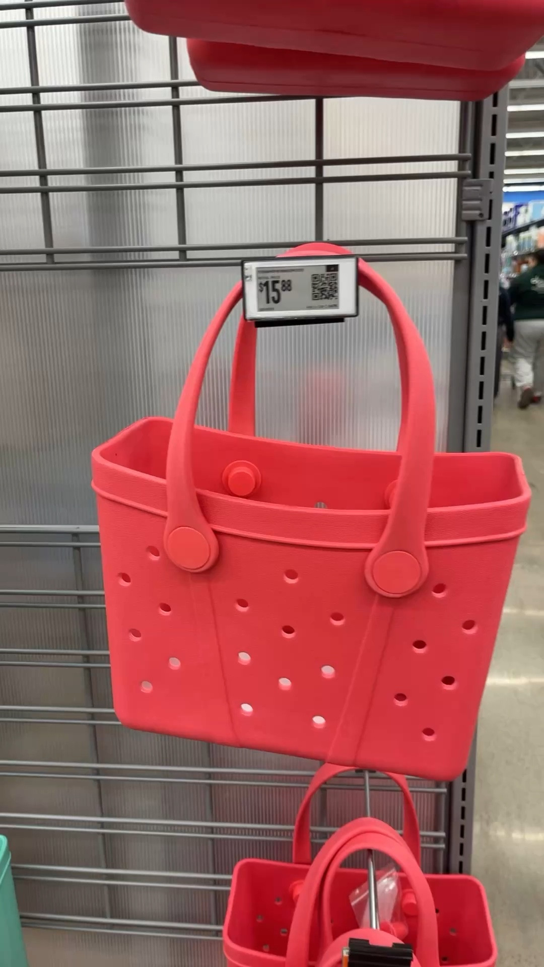 Walmart has the cutest mini Bogg bag lookalikes! These are cute for Easter baskets, spring gifting & even as a small beach tote. 

#walmart
#walmartfinds
#bag



#LTKTravel