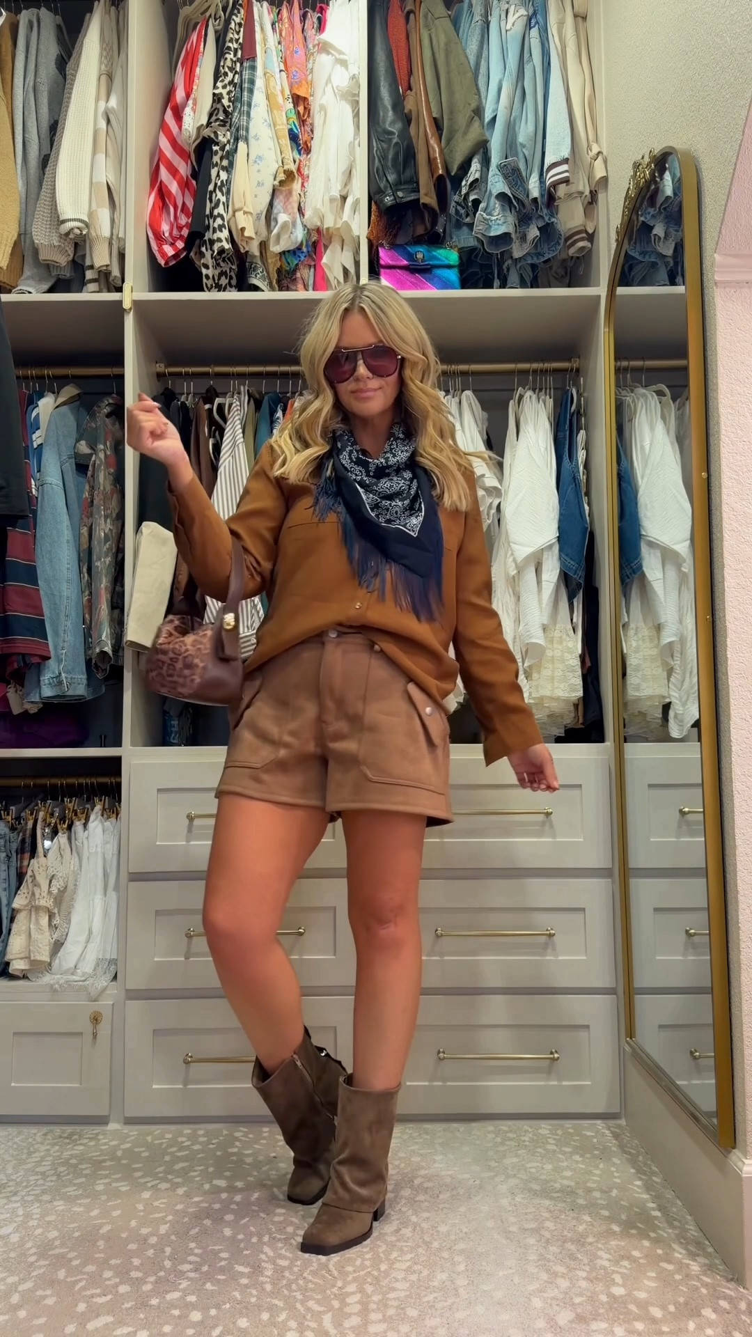 The scarf is finally back in stock!!! run for that! 
Top: tts medium
Shorts tts 9 
Shoes tts