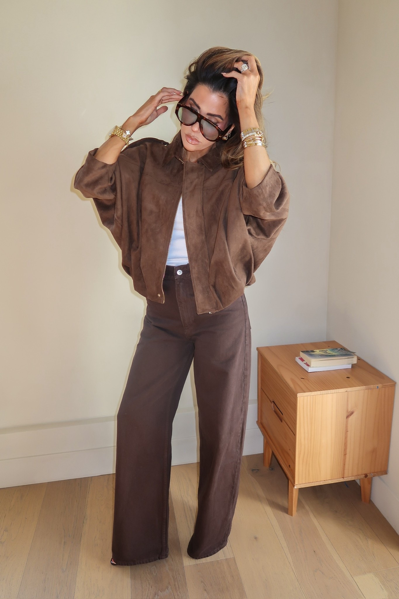 Chocolate Brown Moment✨ I am wearing a size small in white tank, size 27 (US 4) jeans & size small in brown suede jacket! 

Zara finds, Zara haul, Zara fashion, Brown jeans, Brown jacket, Suede jacket, Fall fashion, Fall finds, Fall outfit inspo, Brunch outfits, Thanksgiving, Thanksgiving outfit, Casual outfit, Emily Ann Gemma



#LTKStyleTip #LTKBeauty #LTKSeasonal