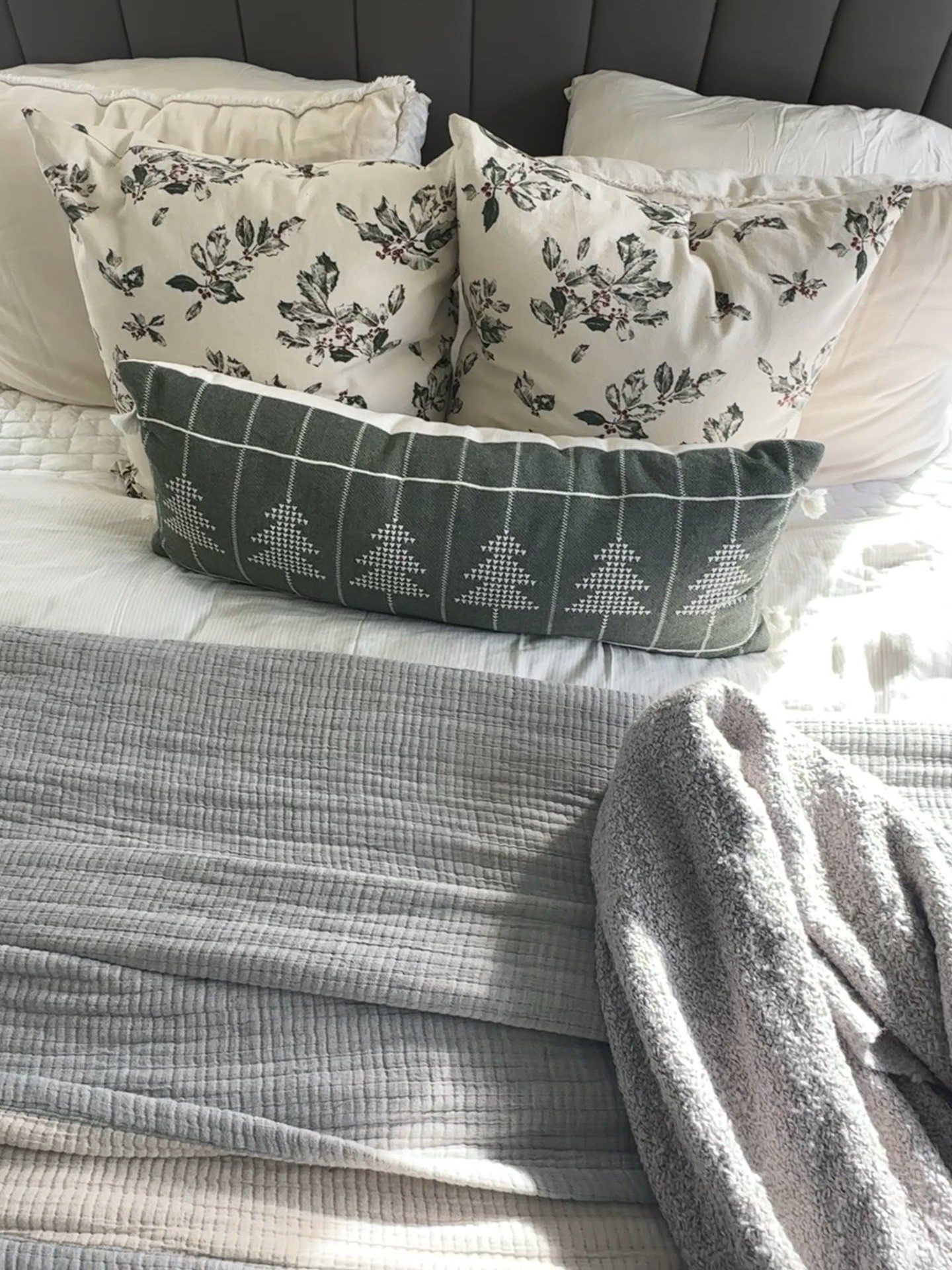 Throw pillows and Christmas decor for your bedroom. Layered bedding, festive, throw pillows, and chunky knit throws.

#throwpillows #chriatmas #bedding #throwblankets #bedroom

#LTKHoliday #LTKunder50 #LTKhome