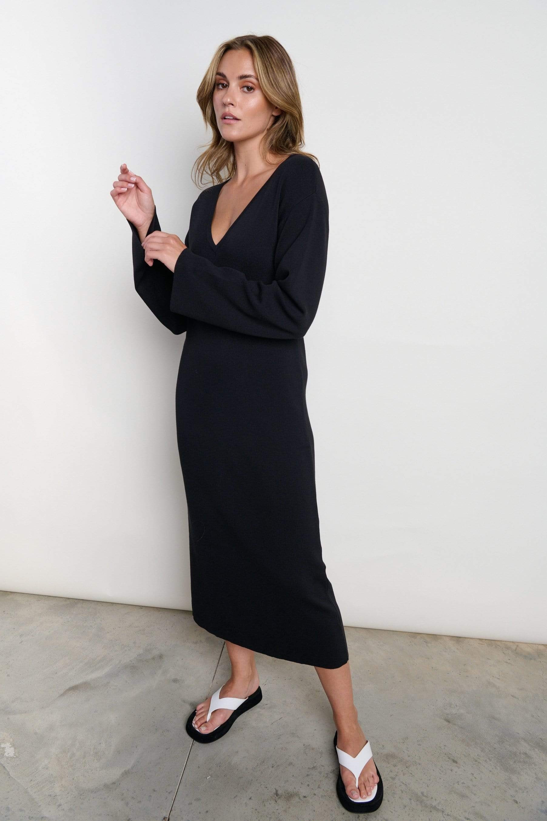 Abriana V-Neck Knit Dress | Pretty Lavish (UK)