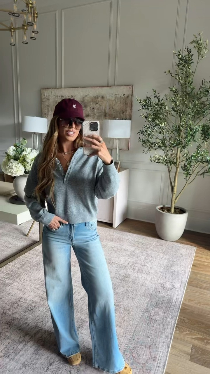 wearing a small sweater and a 26 in jeans! use code hollie40 🤍 

 