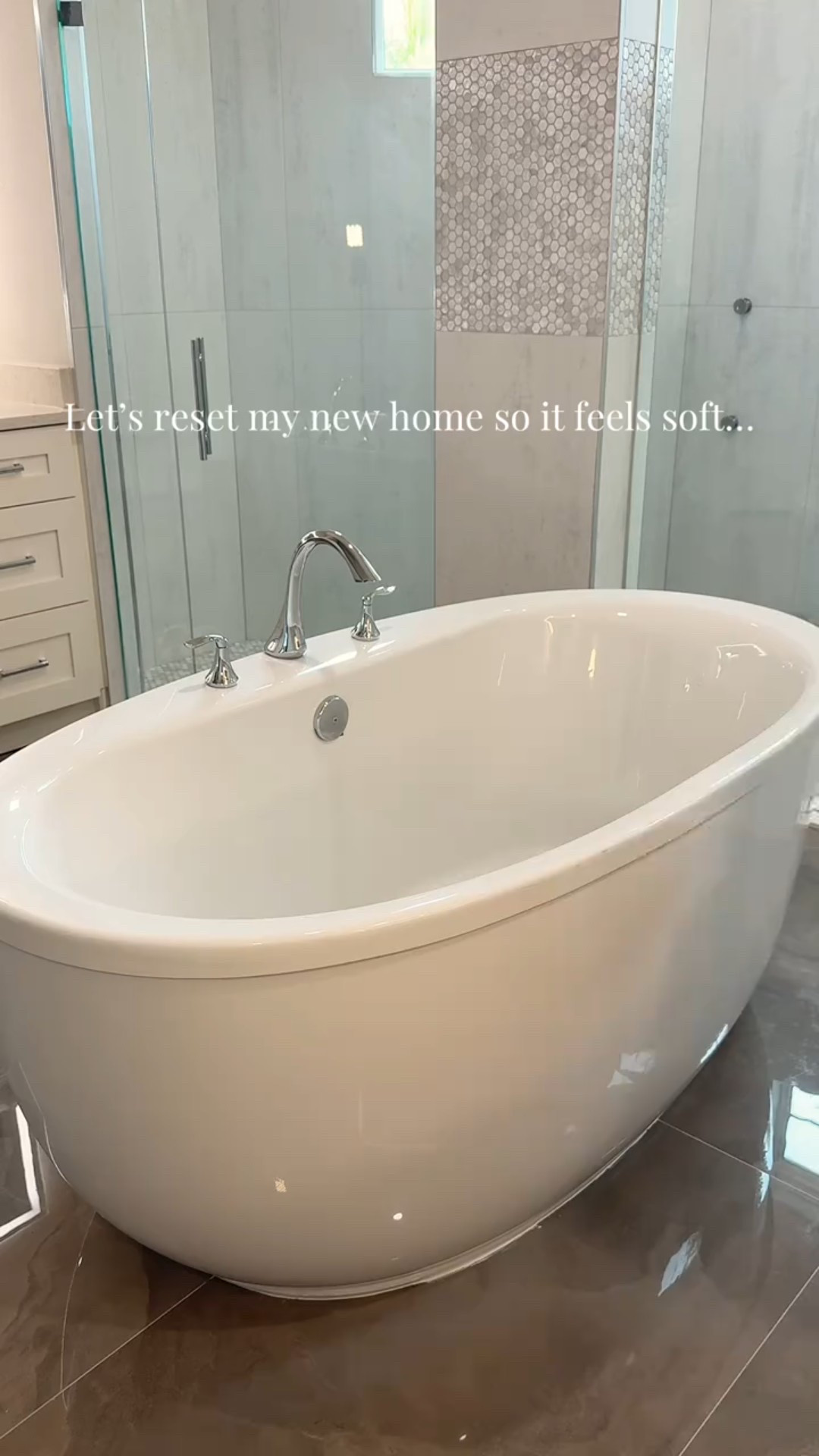 My daily 10-minute reset quite literally keeps me sane. Calm environment = calm mind 🤍

#LTKHome #LTKmorningroutine #LTKdayinmylife