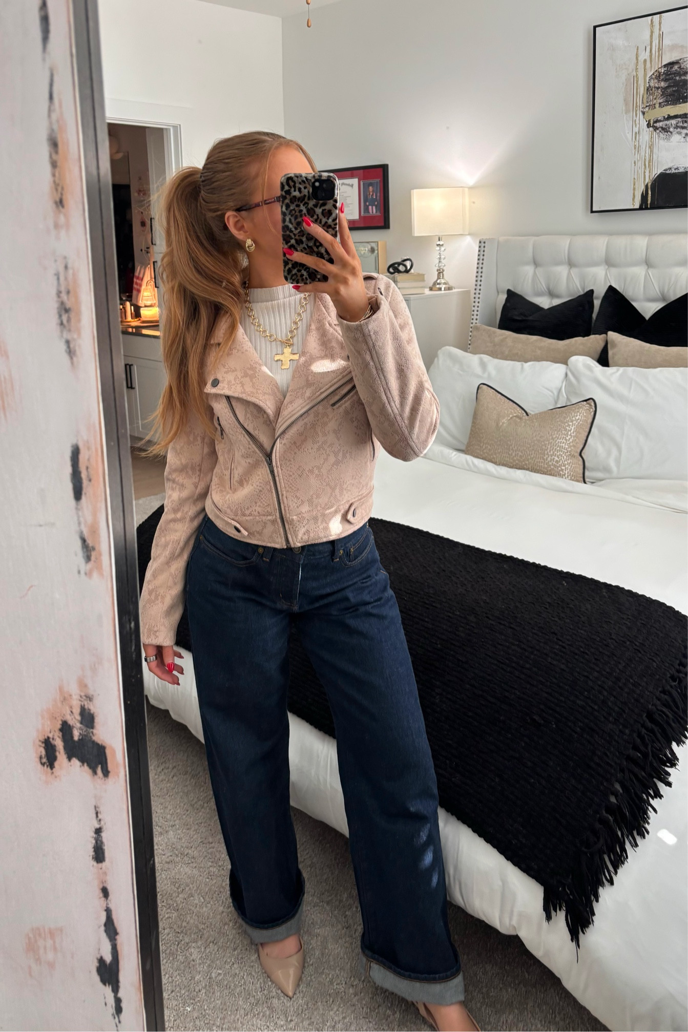 New fav jeans 
One sale now!
I got a size 25 Petite for reference, could have sized down to 24!

#LTKWorkwear #LTKFindsUnder100 #LTKSaleAlert