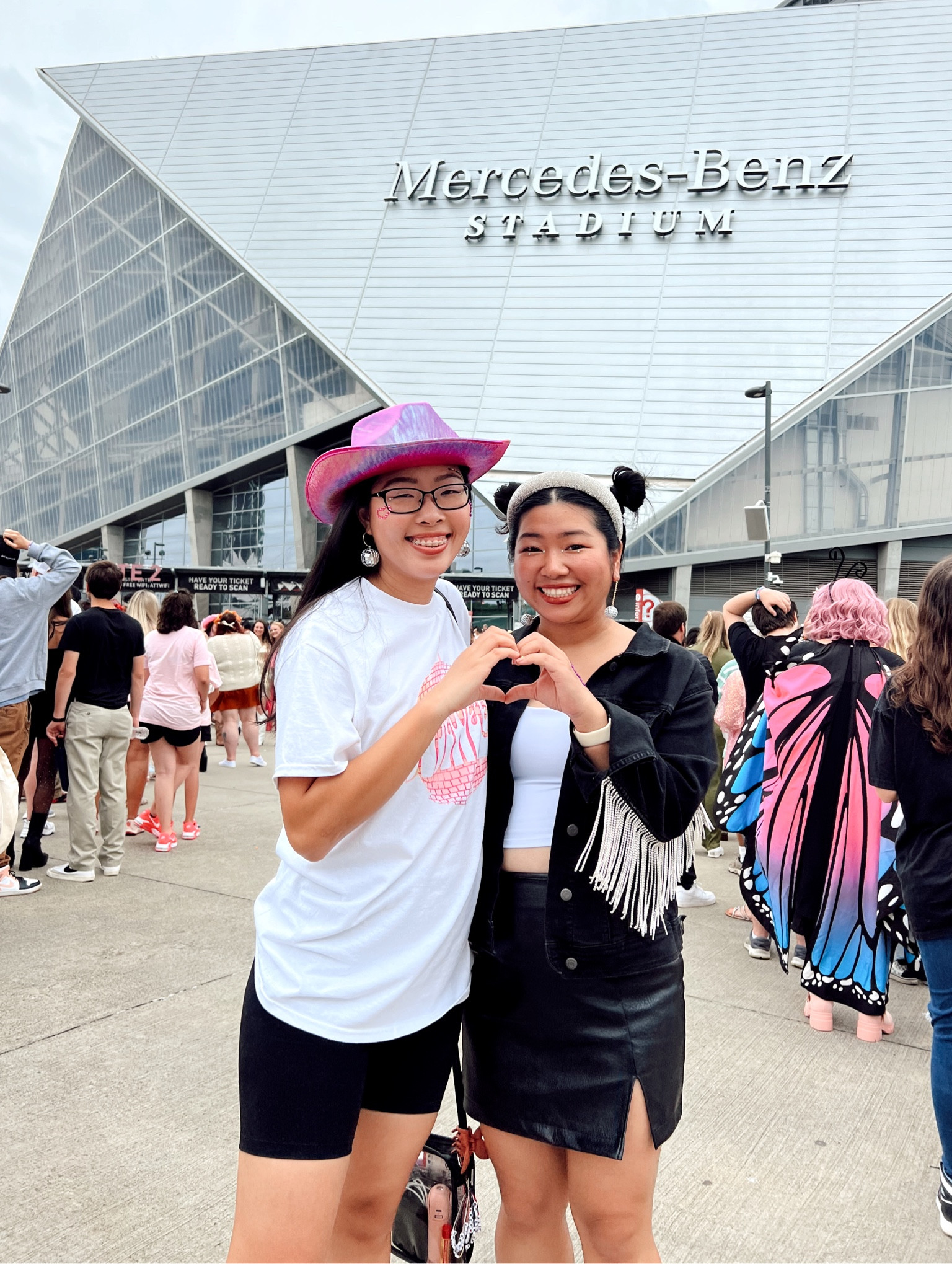 The rhinestone headband and disco ball earrings I picked up last minute were perfect for the Eras Tour! #TaylorSwift

#LTKSeasonal #LTKstyletip