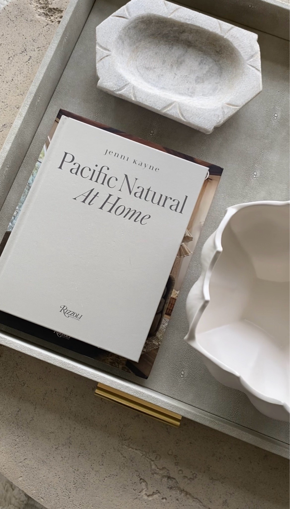 Coffee table tray styling🤍


Coffee table books, decorative bowl, flower bowl, neutral decor, living room decor, vessel

#LTKHome
